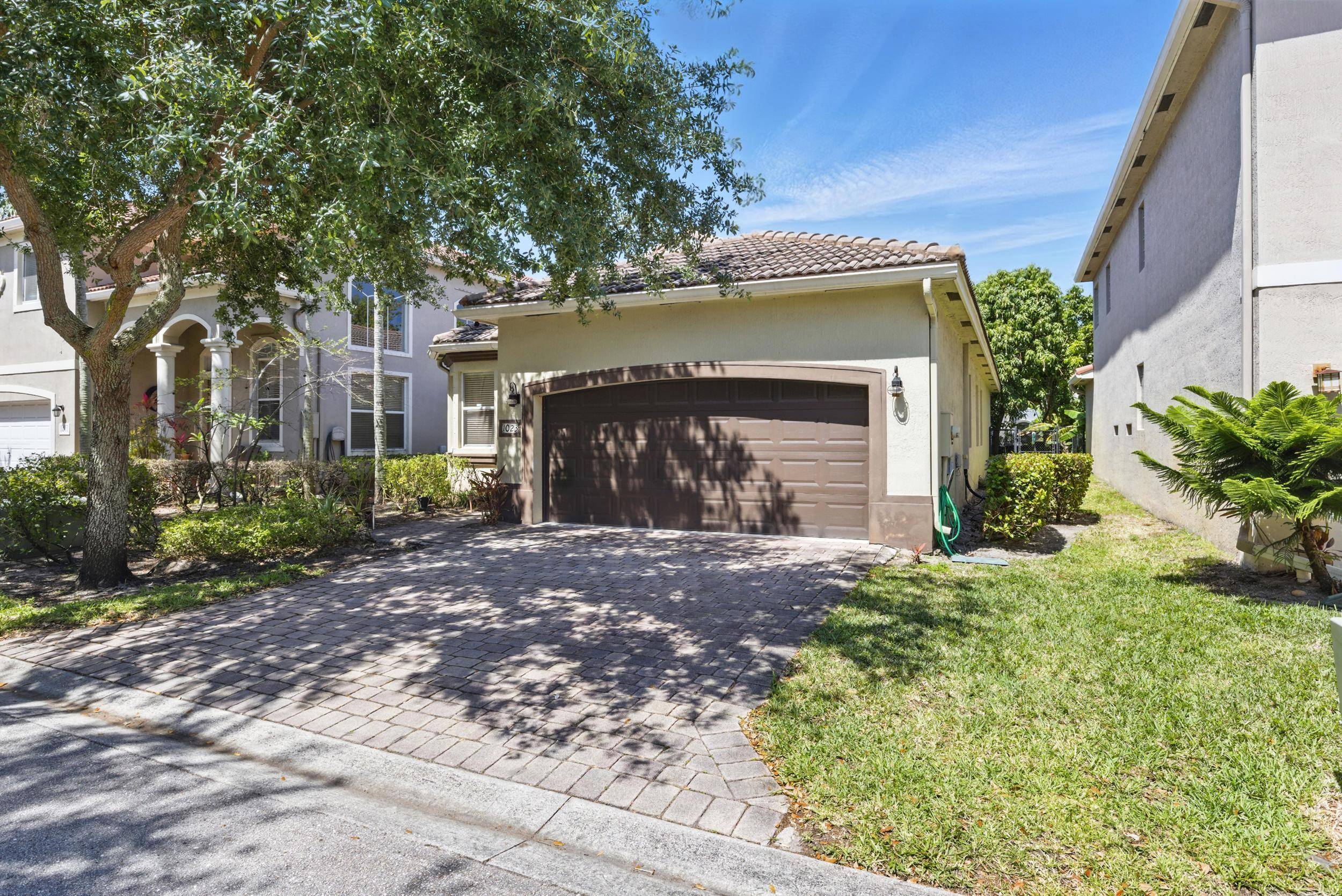 Riviera Beach, FL 33404,1023 Center Stone LN