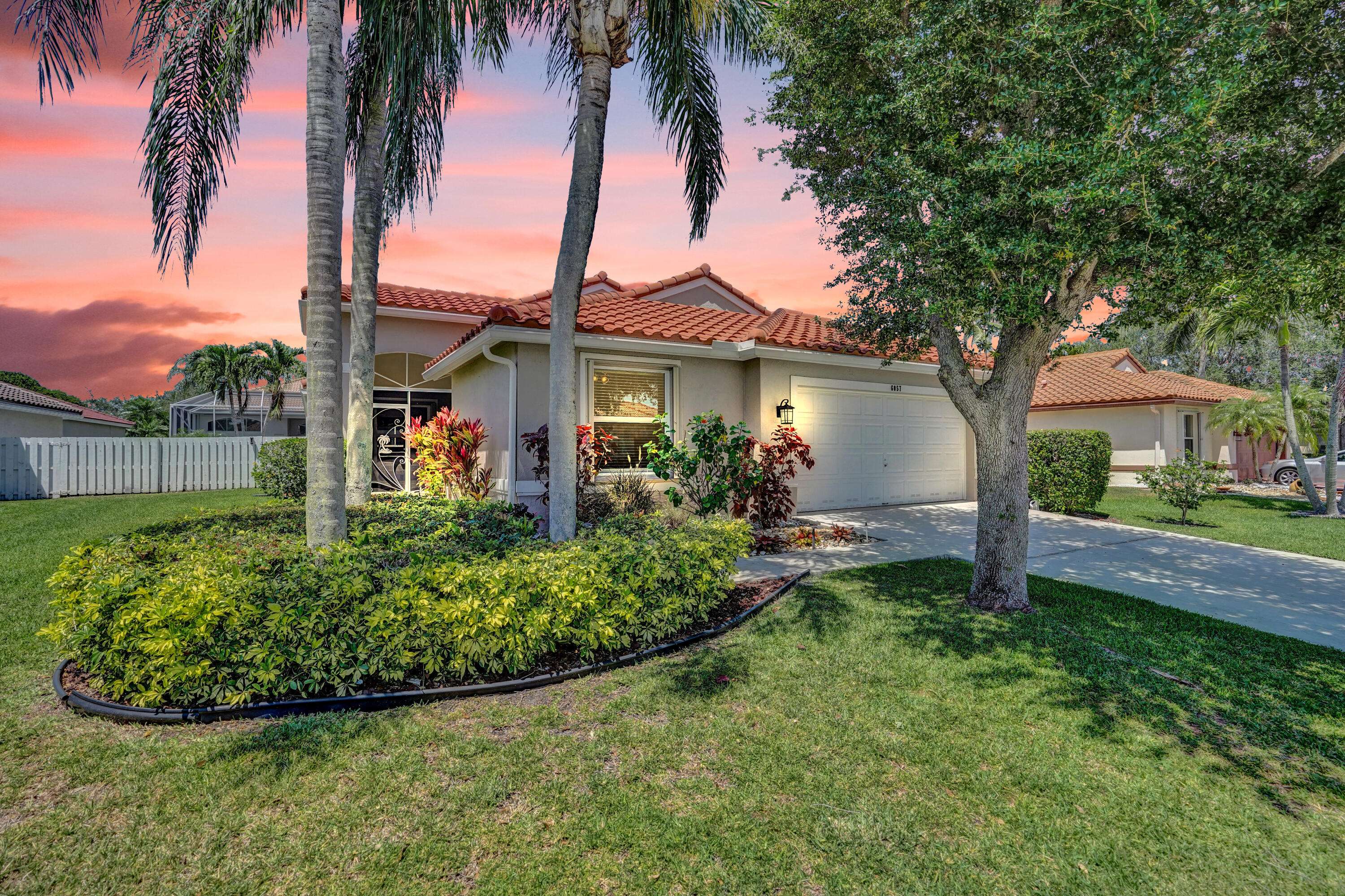 Lake Worth, FL 33463,6057 Kemper Lakes DR