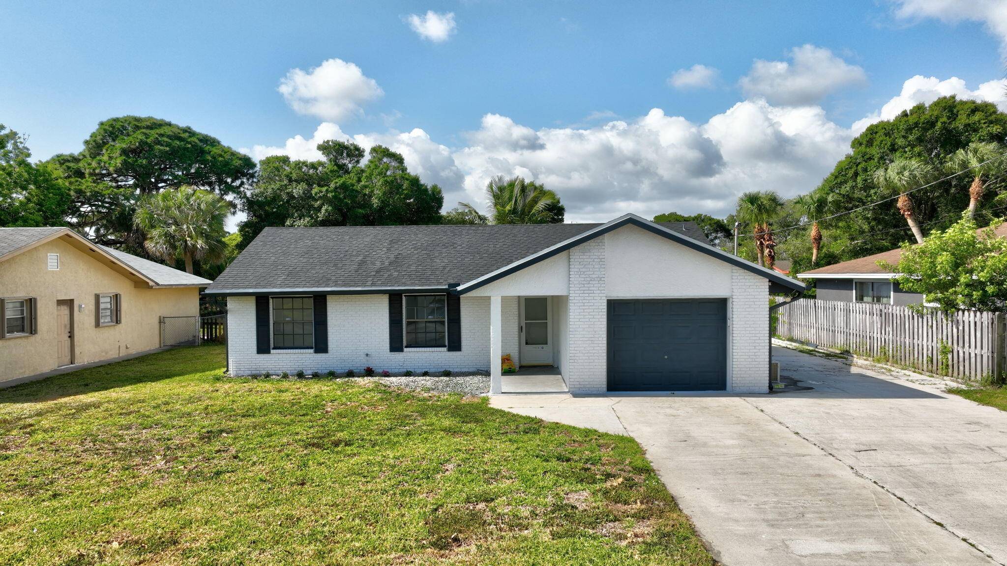 Fort Pierce, FL 34982,717 Holly AVE
