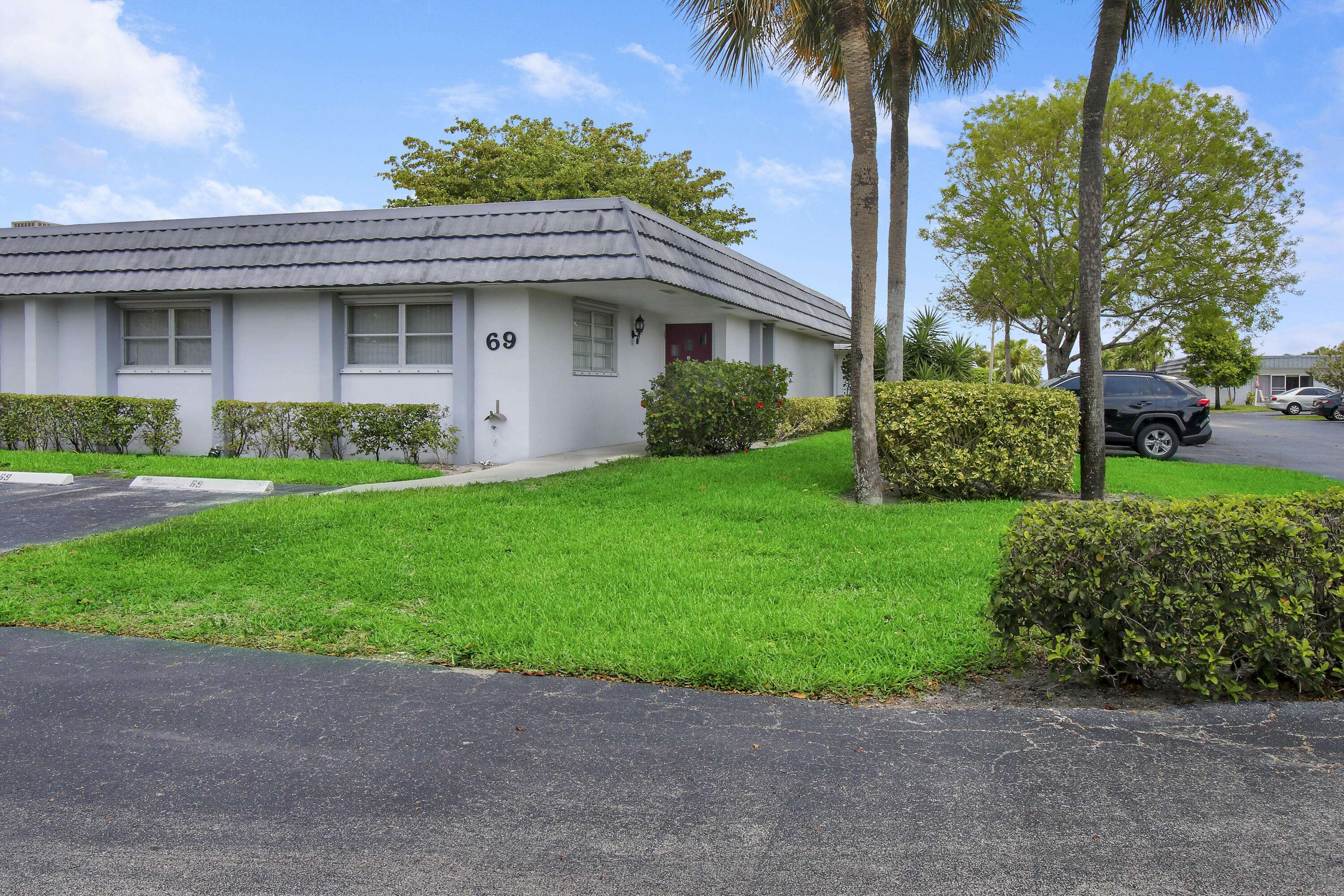 West Palm Beach, FL 33415,2886 E Fernley DR 69