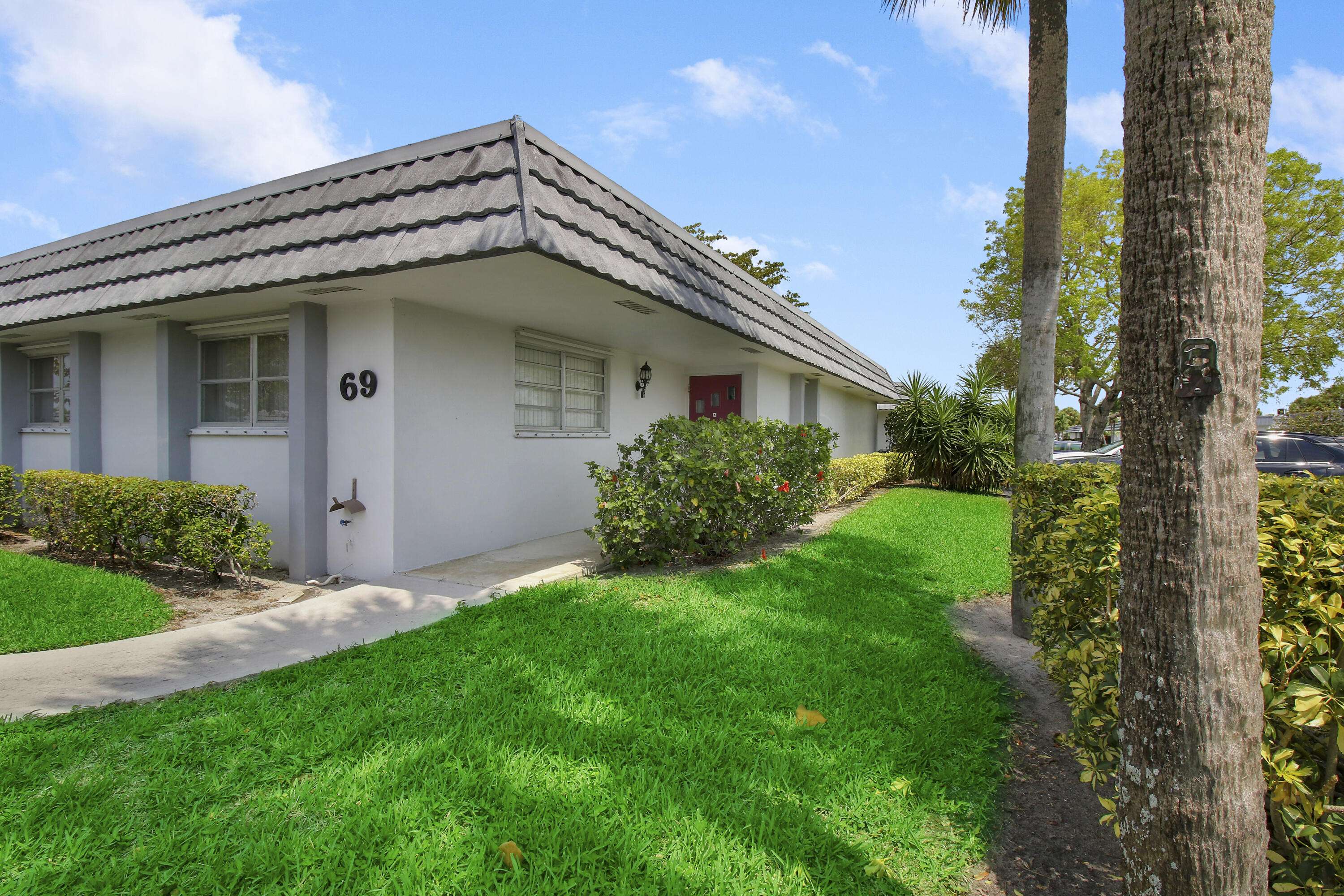 West Palm Beach, FL 33415,2886 E Fernley DR 69
