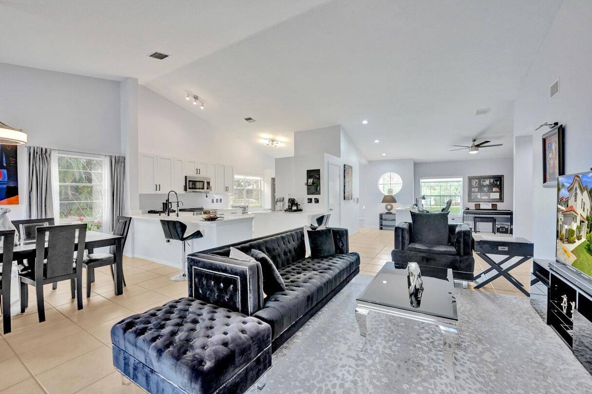 Boynton Beach, FL 33437,7669 Springwater PL 202