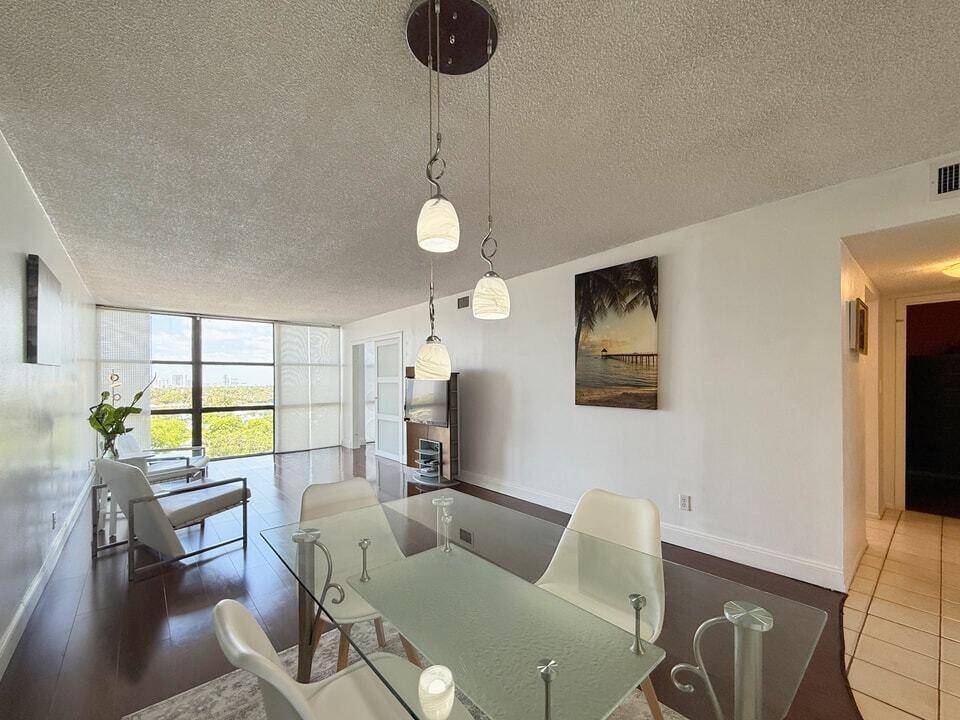 Hallandale Beach, FL 33009,800 Parkview DR 823
