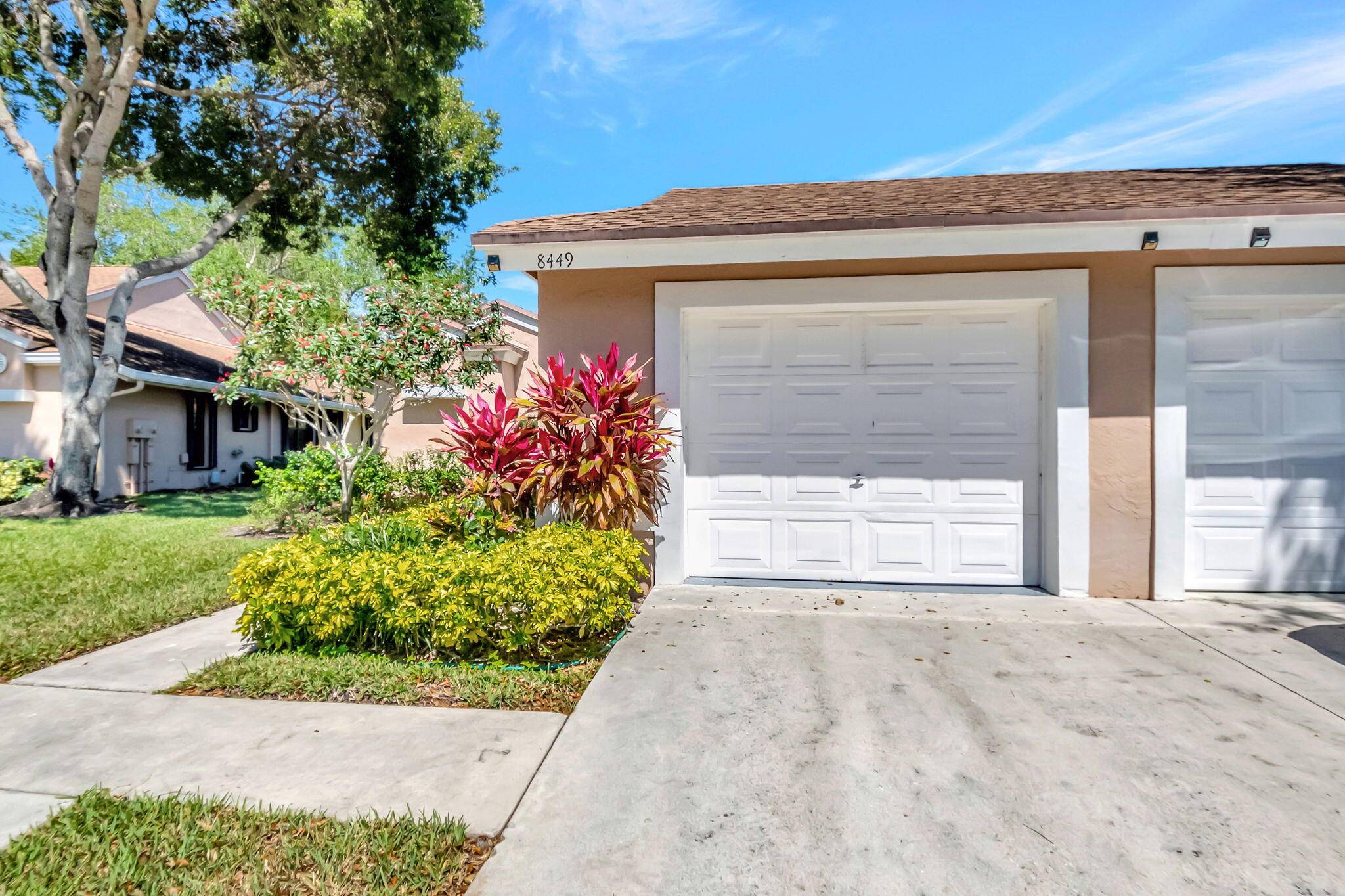 Boca Raton, FL 33496,8449 Springlake DR
