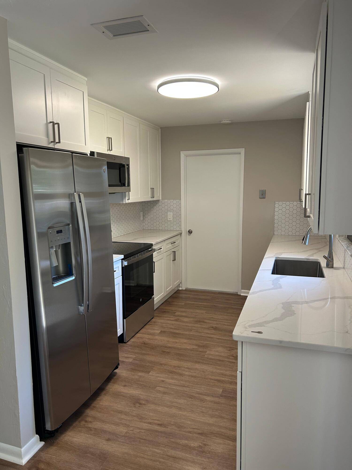 Lake Worth, FL 33463,4958 Canton RD