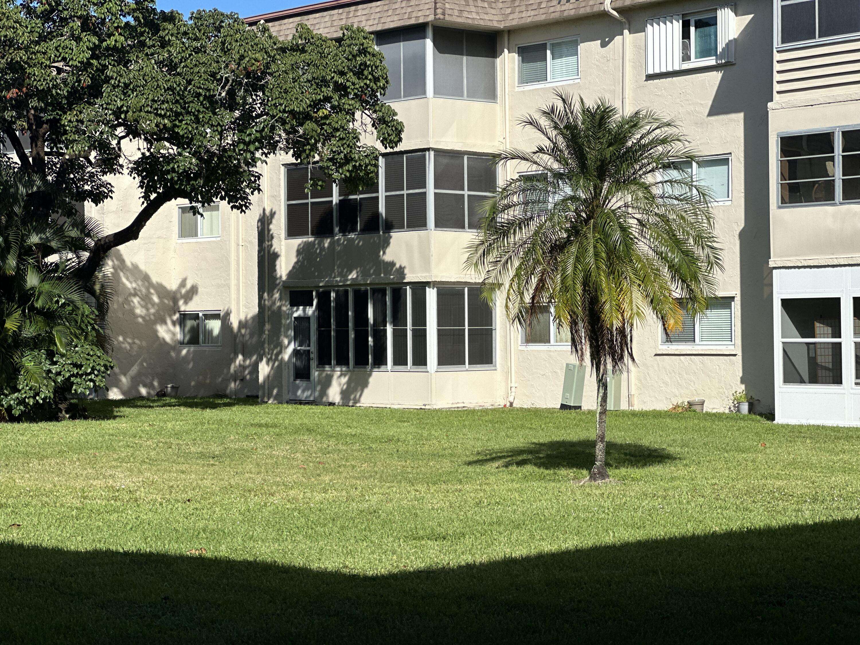 Palm Springs, FL 33461,705 Lori DR 314