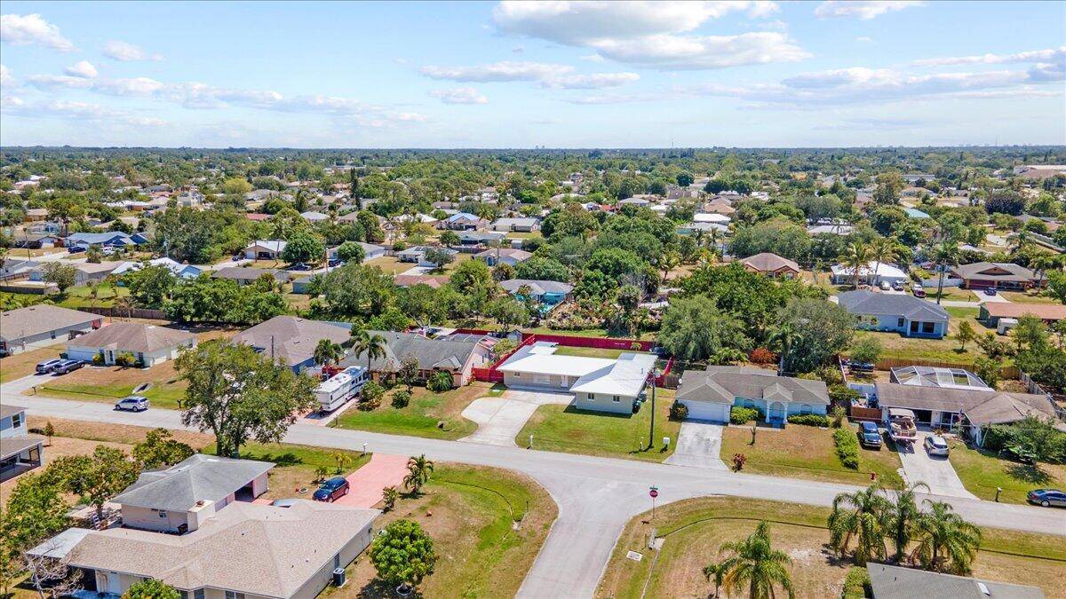 Port Saint Lucie, FL 34983,129 NW Hibiscus ST