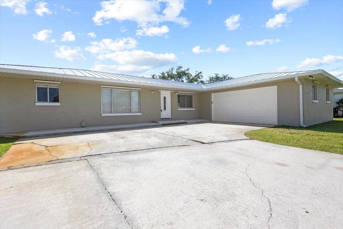 Port Saint Lucie, FL 34983,129 NW Hibiscus ST