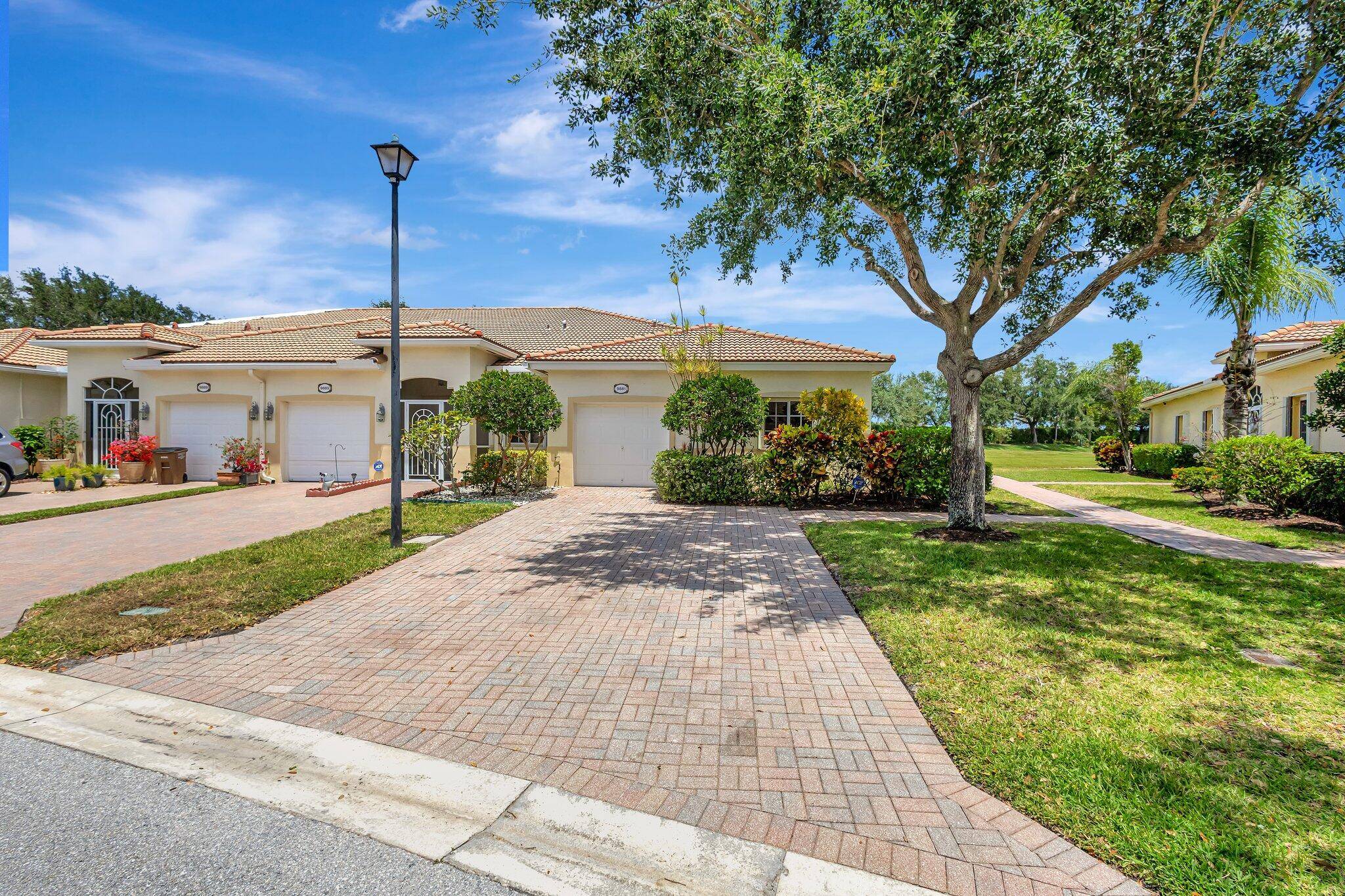 West Palm Beach, FL 33411,9881 Galleon DR