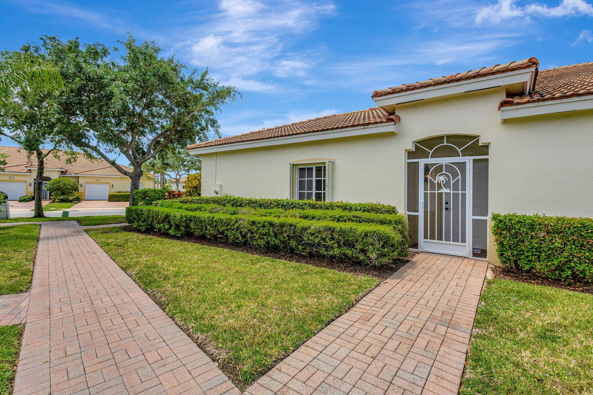 West Palm Beach, FL 33411,9881 Galleon DR