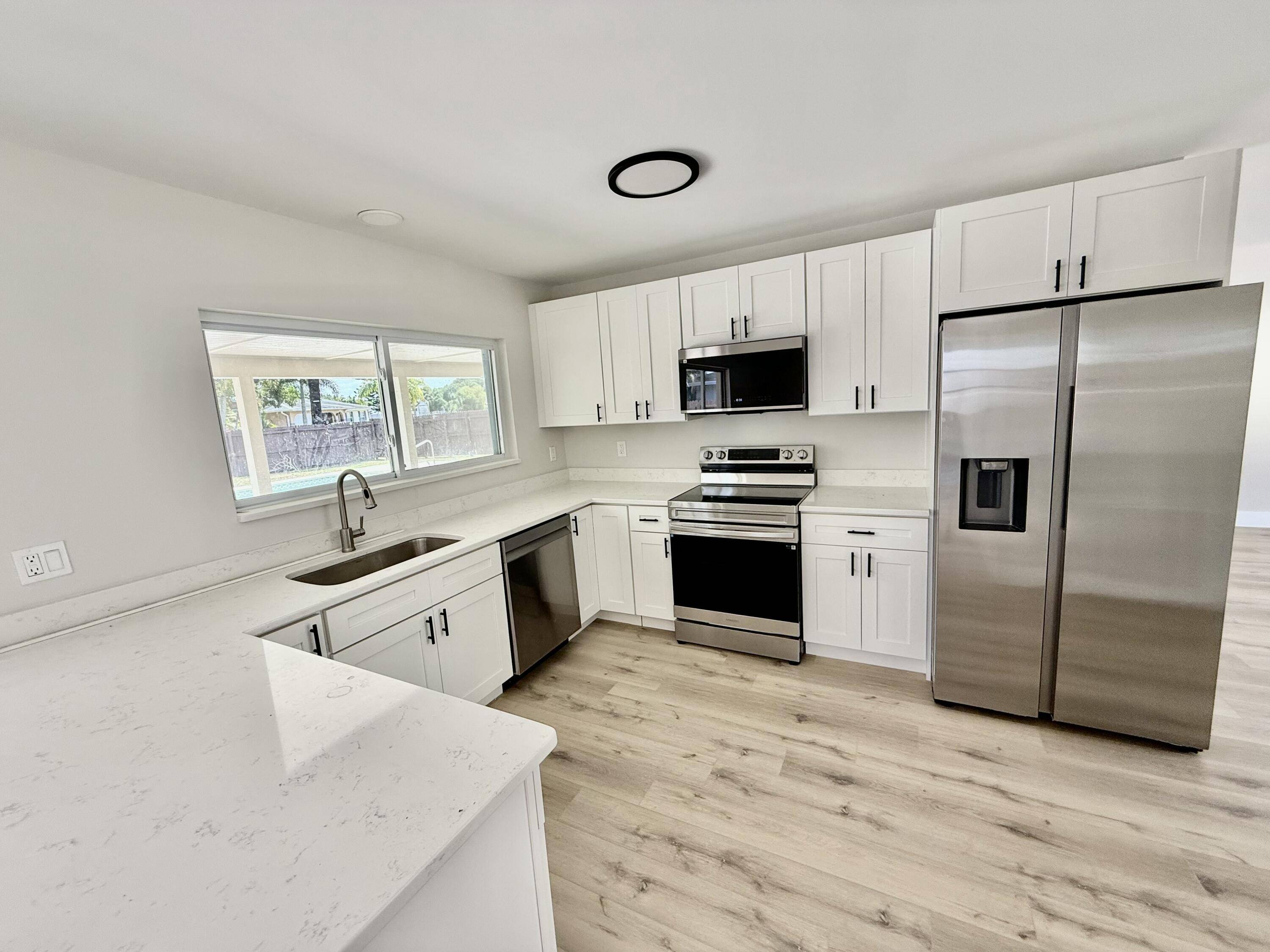 Port Saint Lucie, FL 34983,601 SW Ivanhoe DR