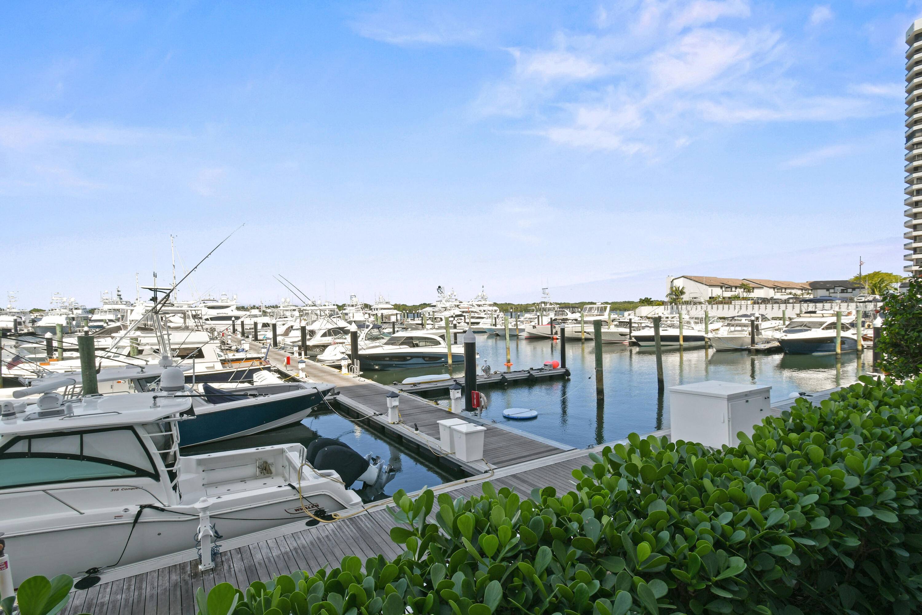 North Palm Beach, FL 33408,108 Lakeshore DR 140