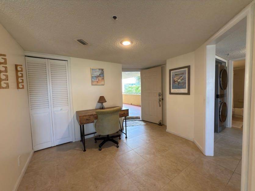 Juno Beach, FL 33408,700 Uno Lago DR 305