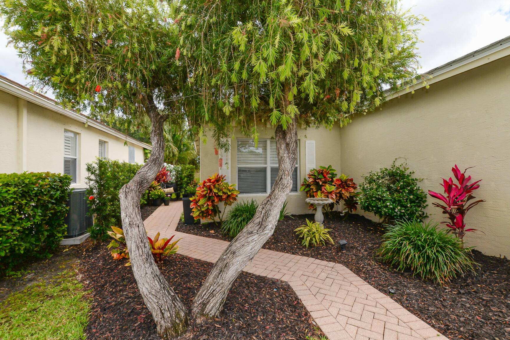 Port Saint Lucie, FL 34986,317 SW Coconut Key WAY