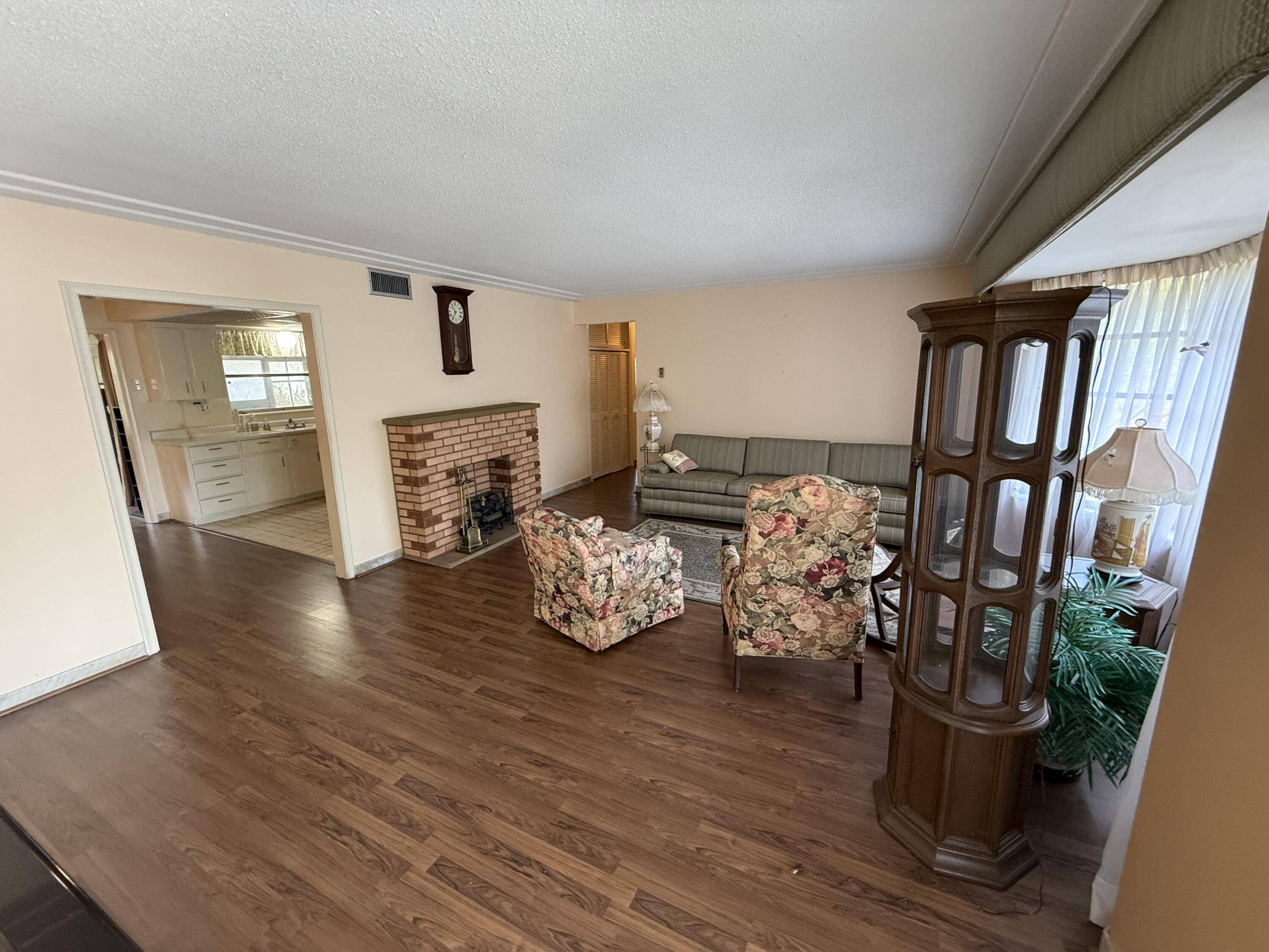 Lake Worth, FL 33461,2329 Lake Worth RD