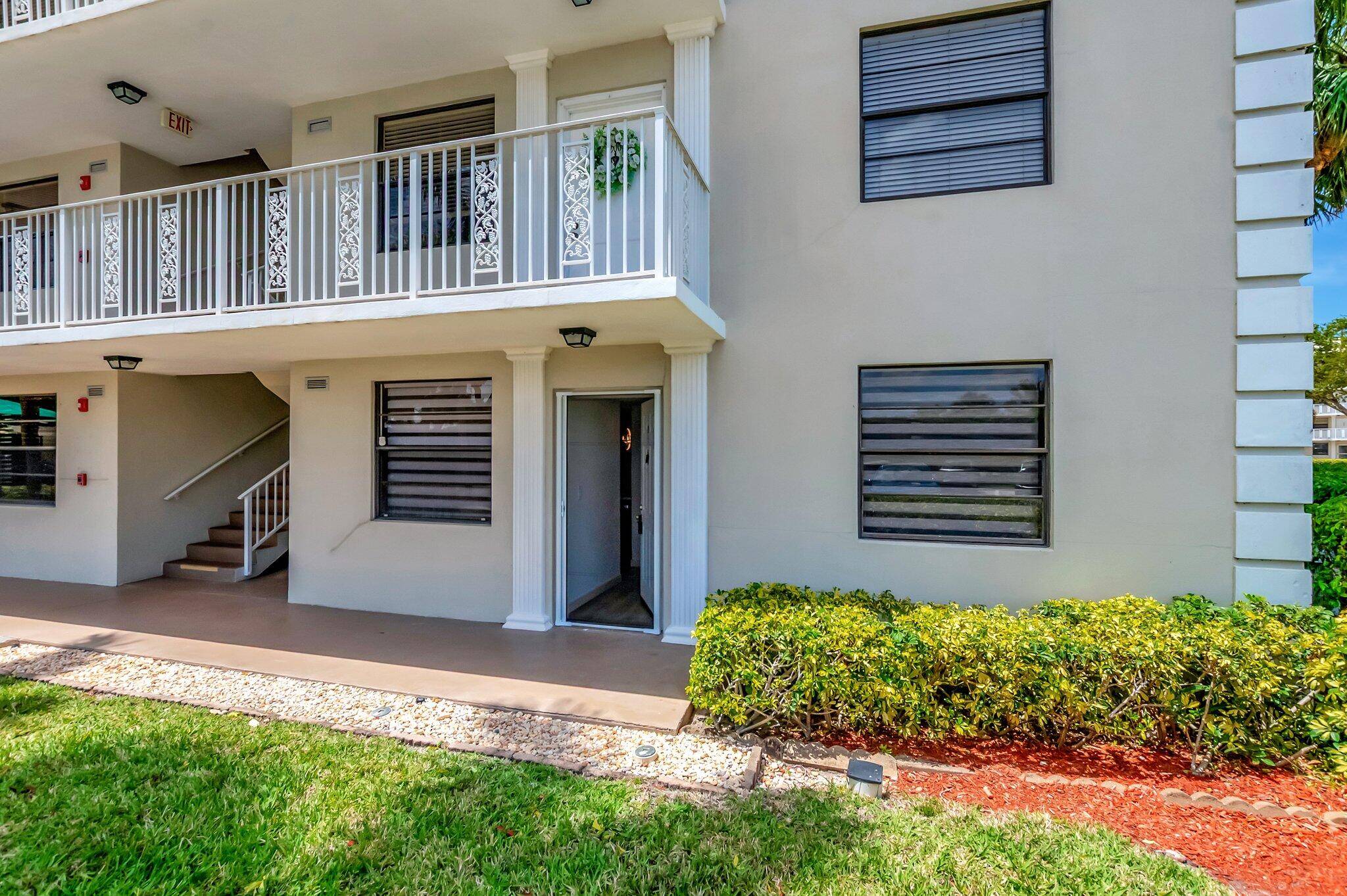 Boca Raton, FL 33433,6049 Balboa CIR 106