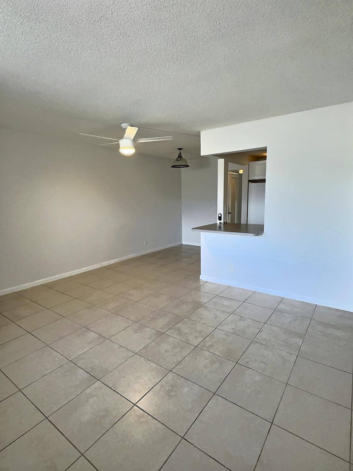 West Palm Beach, FL 33417,82 E Kingswood E