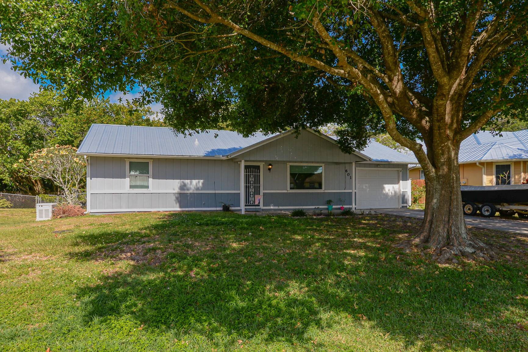 Fort Pierce, FL 34982,6015 Palm DR