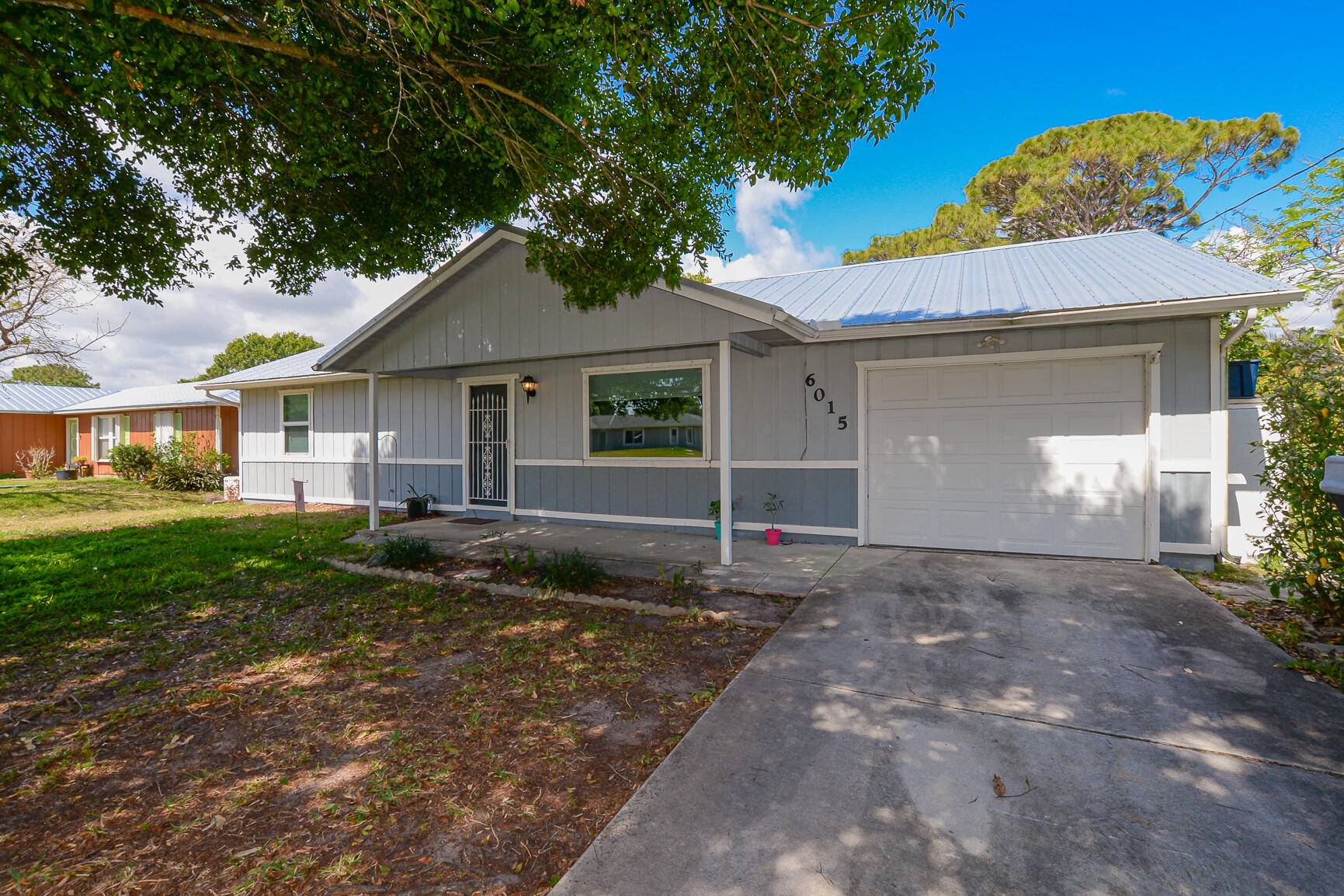 Fort Pierce, FL 34982,6015 Palm DR