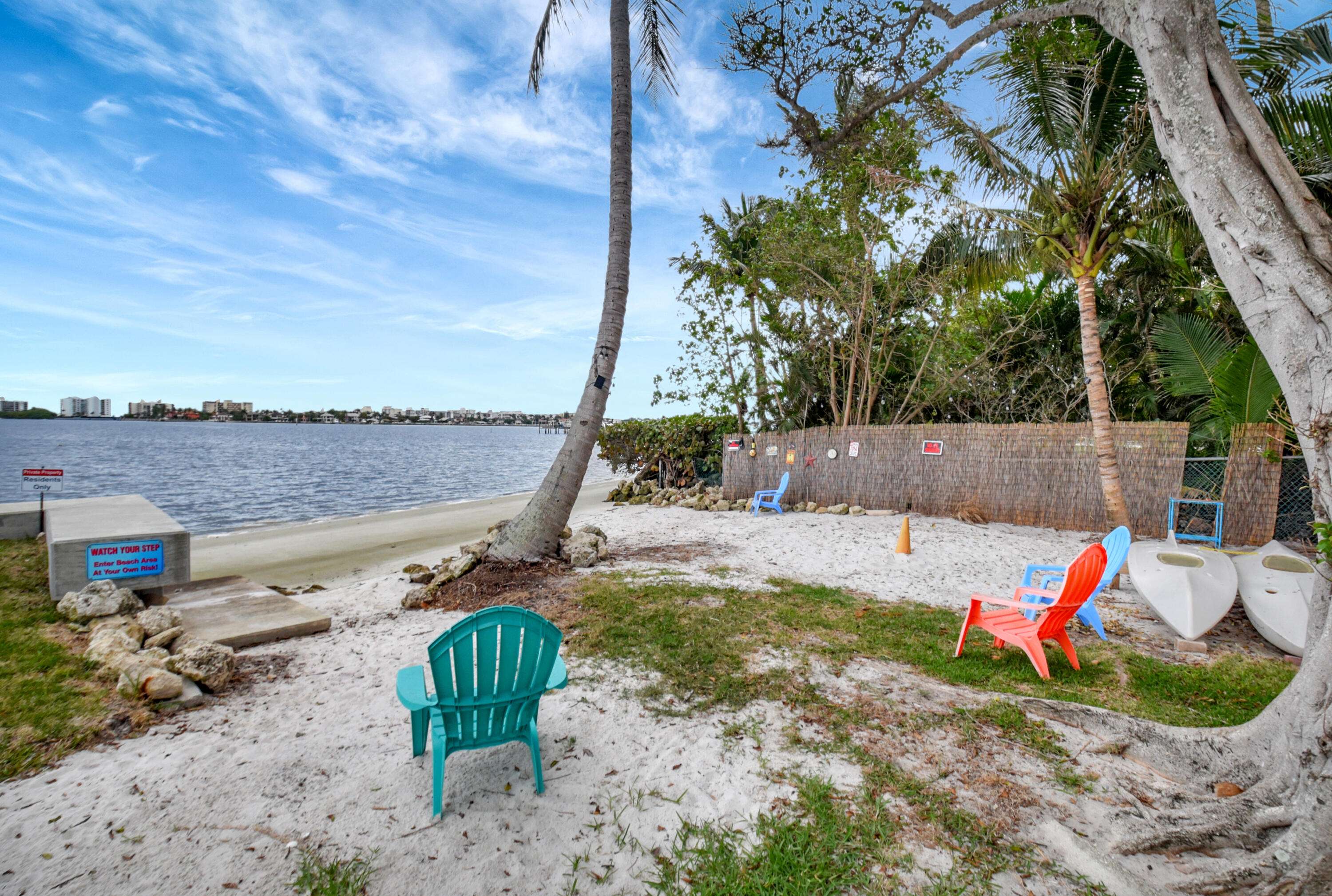 Lake Worth Beach, FL 33460,1516 S Lakeside DR 307