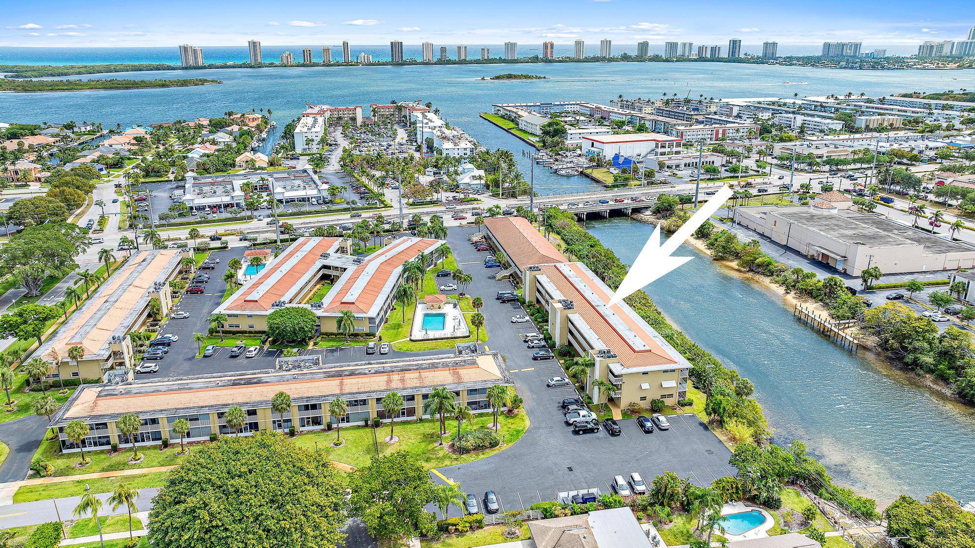 North Palm Beach, FL 33408,405 Us Highway 1 104