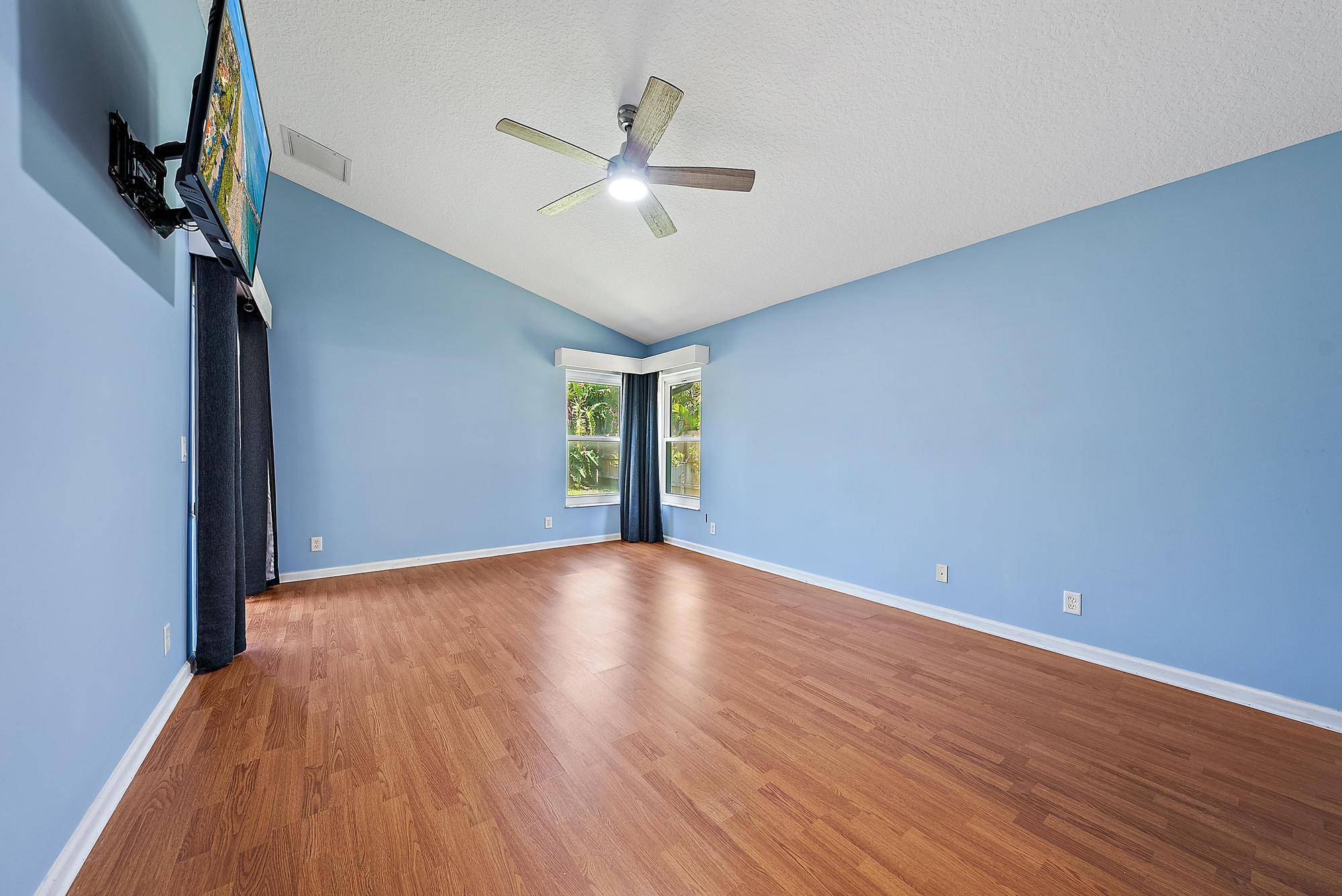 Tequesta, FL 33469,500 N Cypress DR