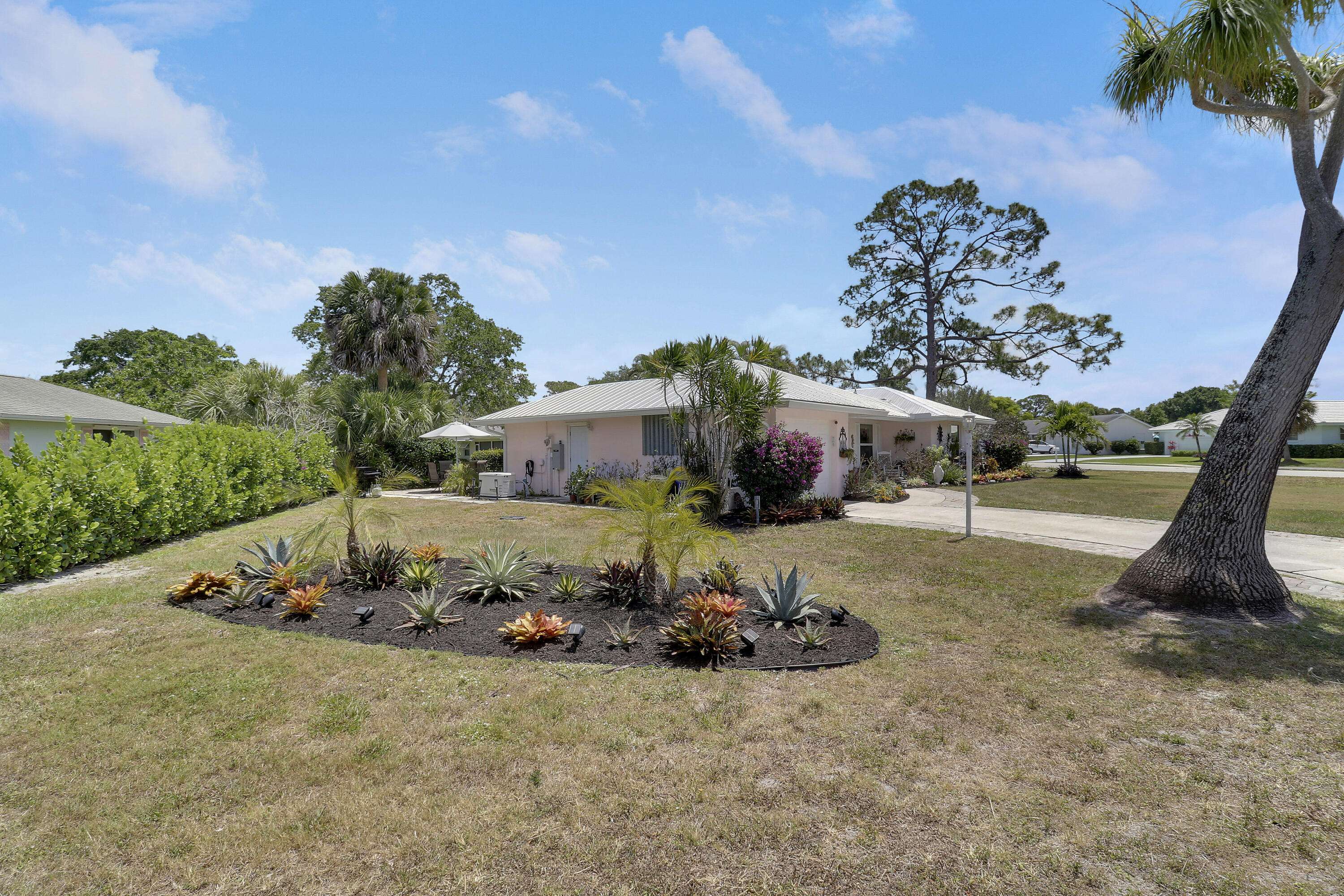 Tequesta, FL 33469,18315 SE Courtview CIR