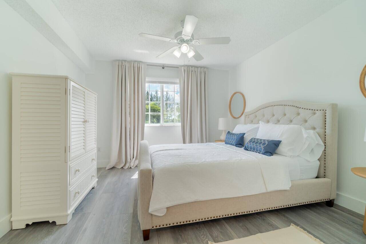 Royal Palm Beach, FL 33411,800 S Crestwood CT 801