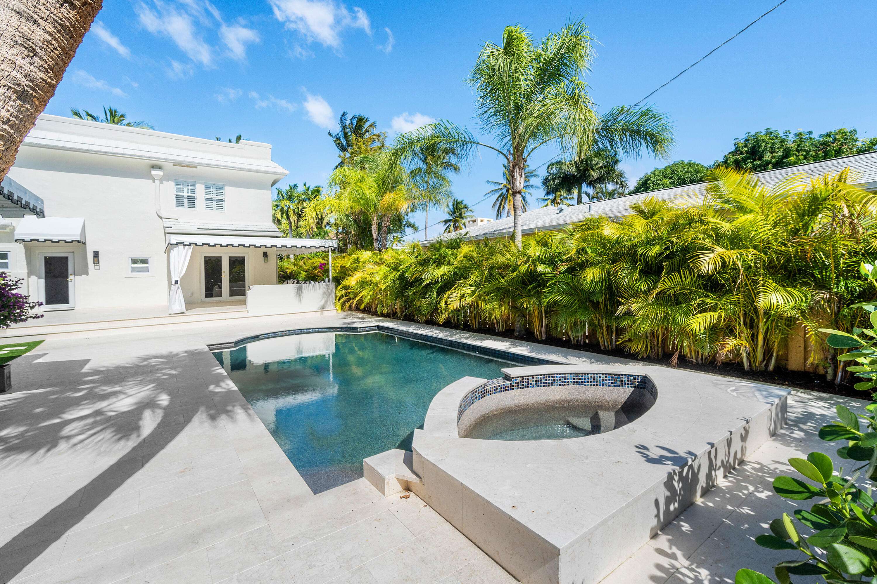 West Palm Beach, FL 33401,224 10th ST