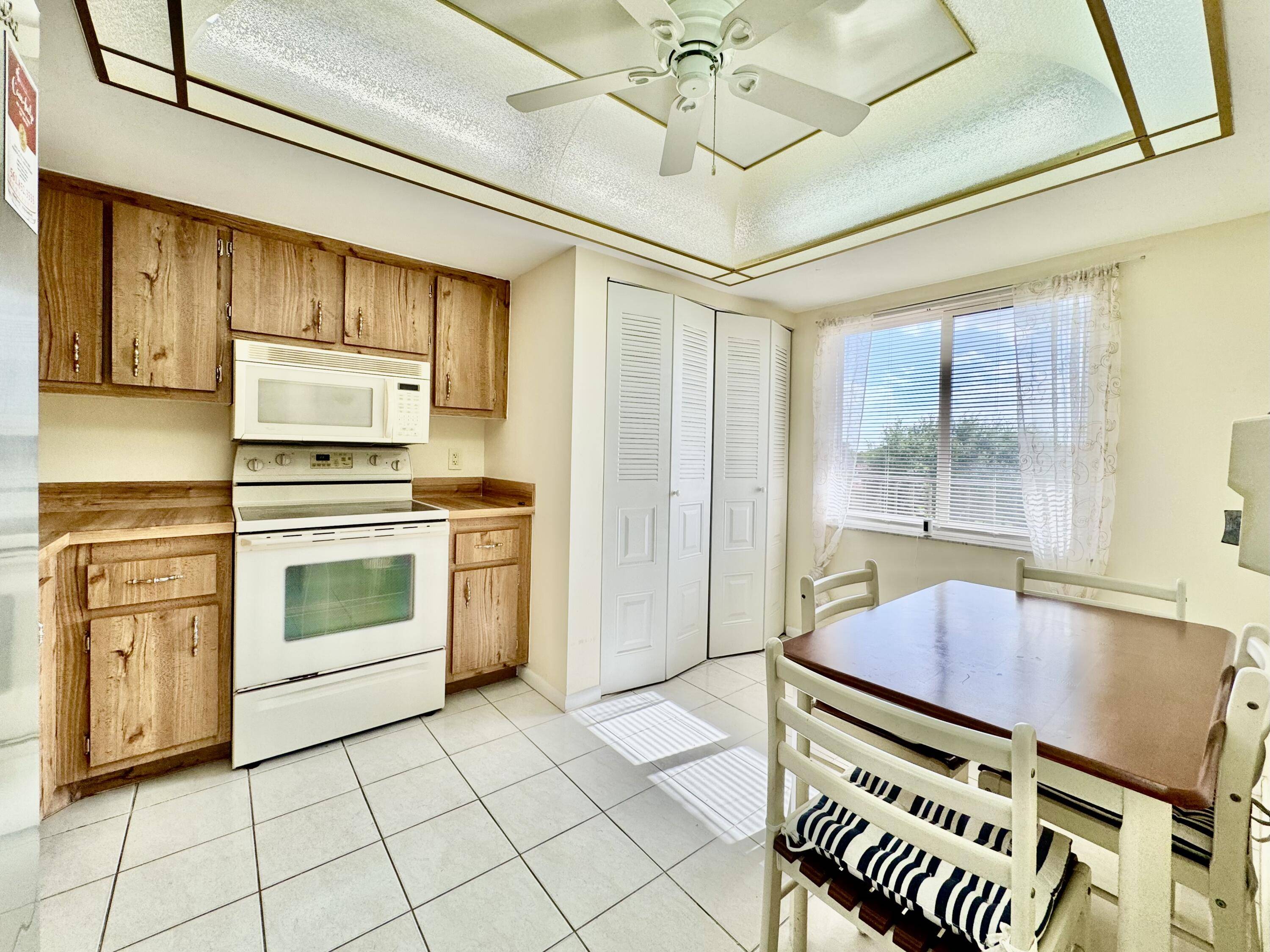 Delray Beach, FL 33446,27 Abbey LN 407