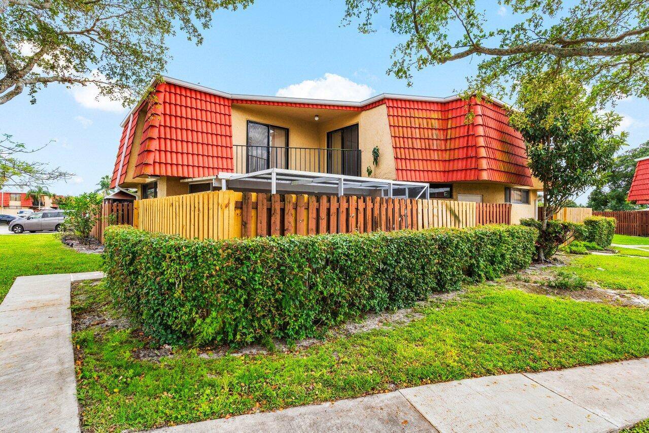 Boca Raton, FL 33433,8352 Trent CT #B