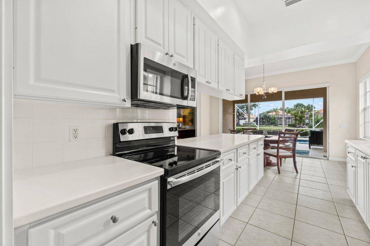 West Palm Beach, FL 33411,2527 James River RD
