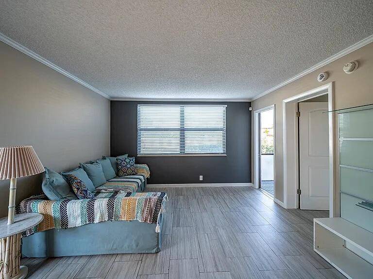 West Palm Beach, FL 33401,706 Executive Center DR 12