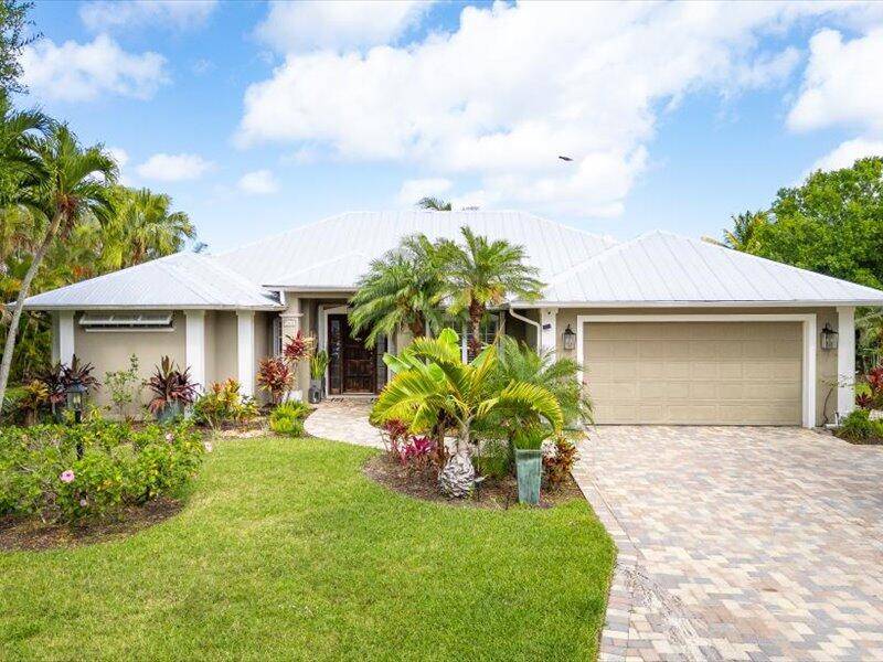 Vero Beach, FL 32968,1020 SW White Tail AVE