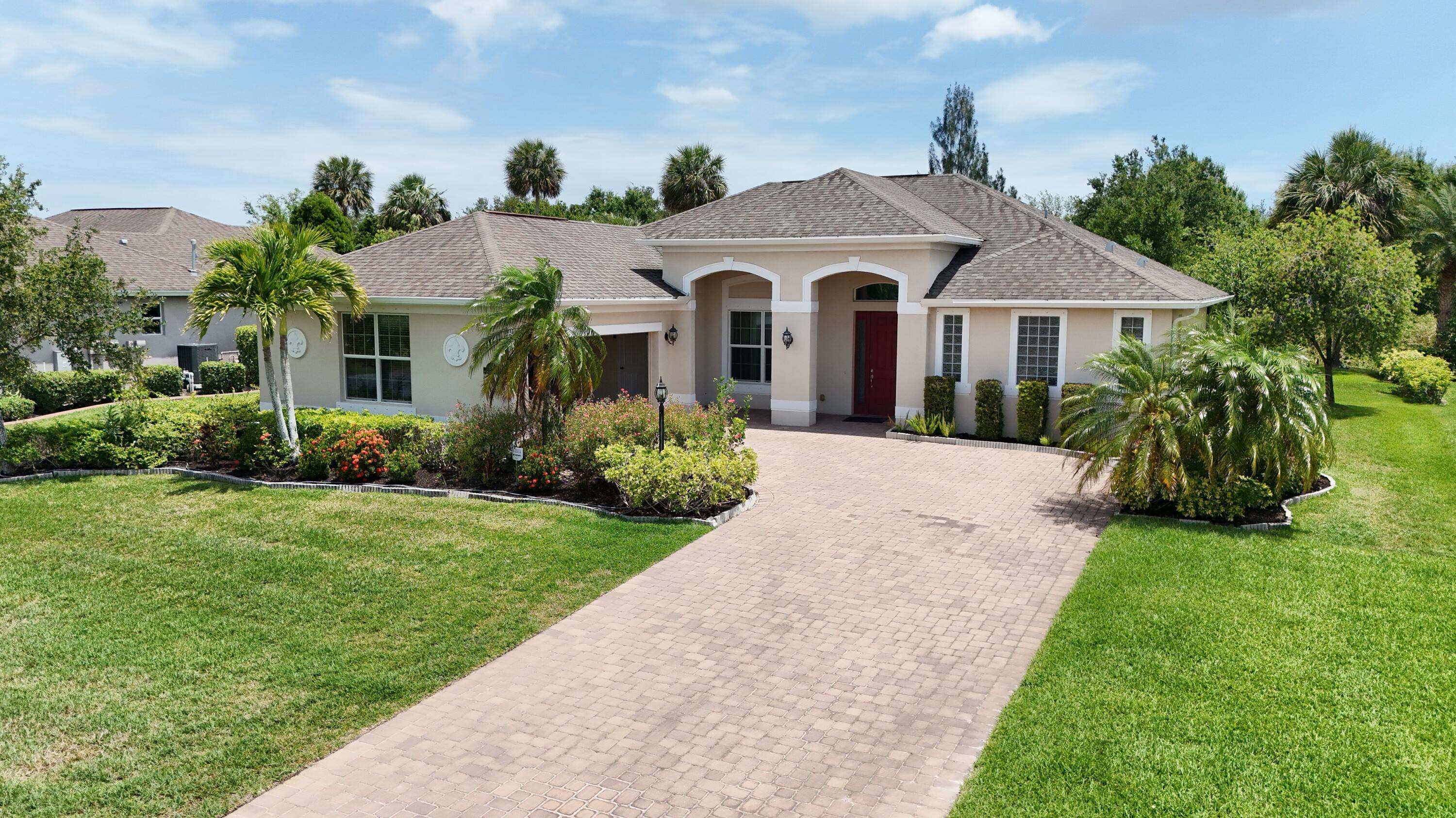 Vero Beach, FL 32968,1080 SW Southlakes WAY