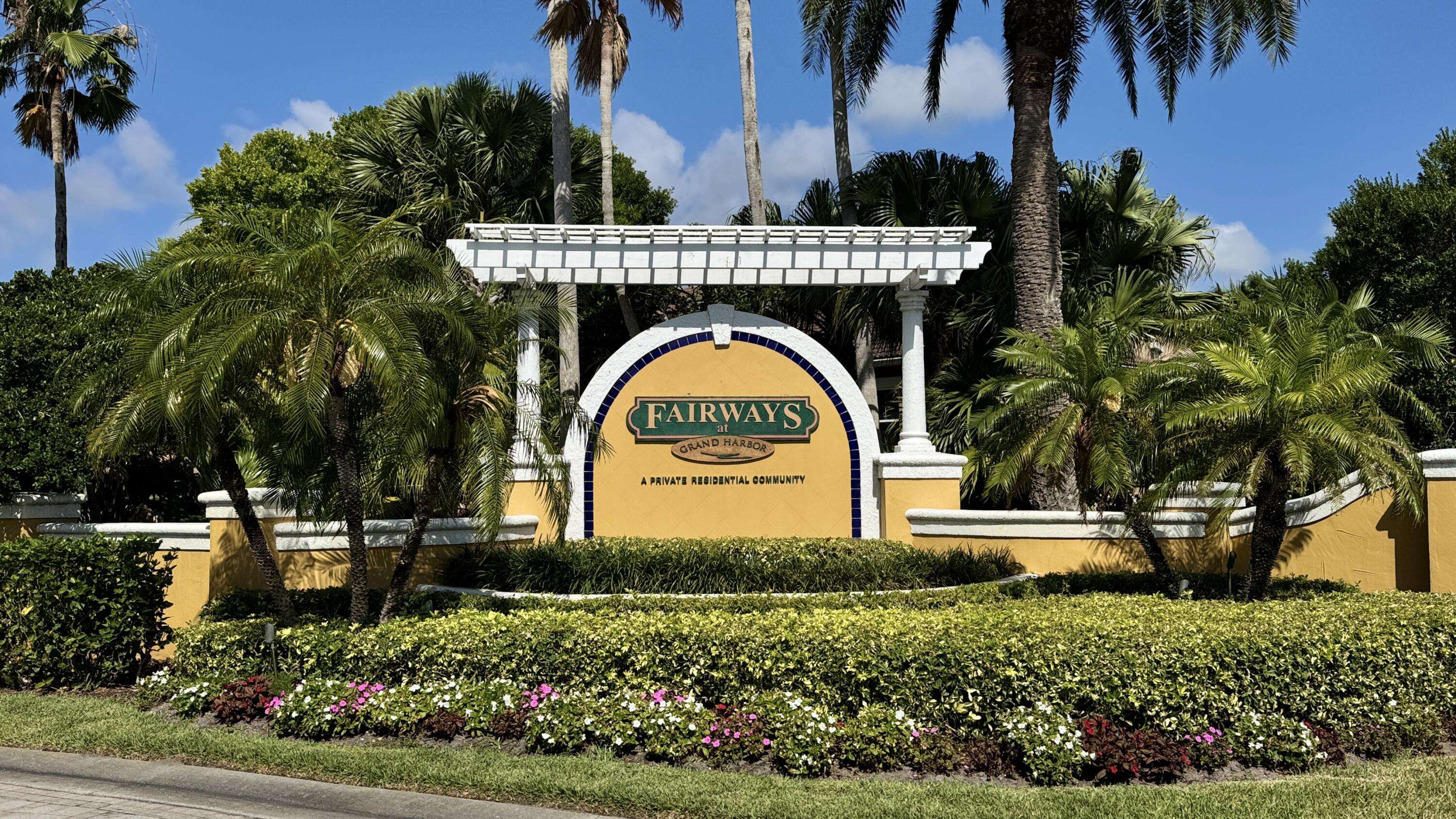 Vero Beach, FL 32967,5020 Fairways CIR 101