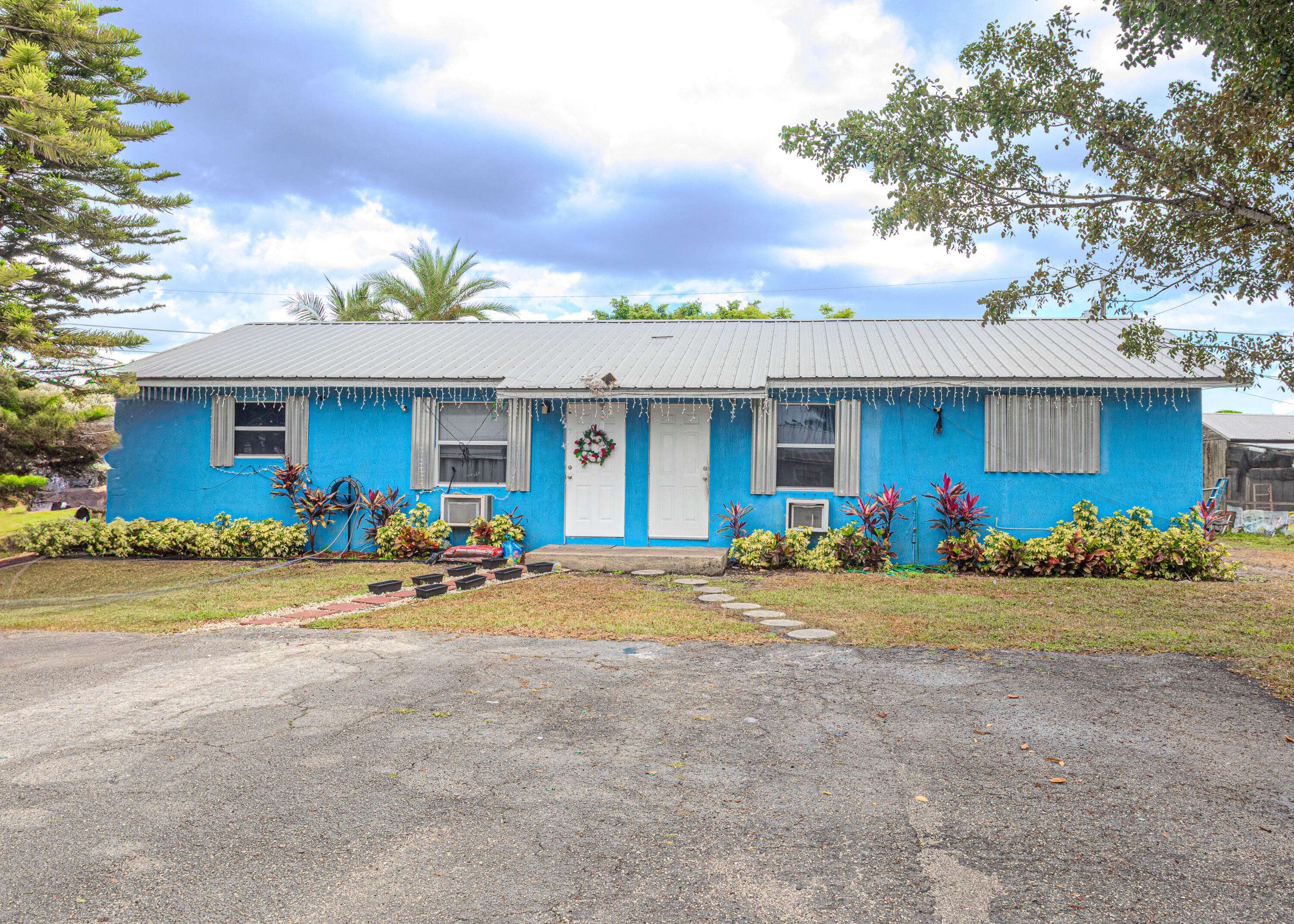 Belle Glade, FL 33430,1043 NE 20th ST