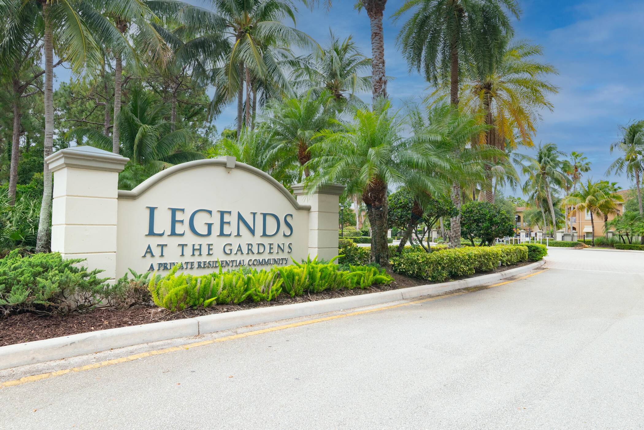 Palm Beach Gardens, FL 33418,4891 Bonsai CIR 105