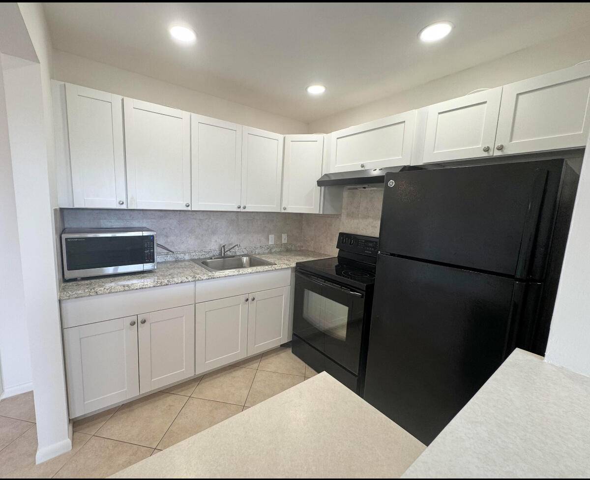 Boca Raton, FL 33434,72 Mansfield B