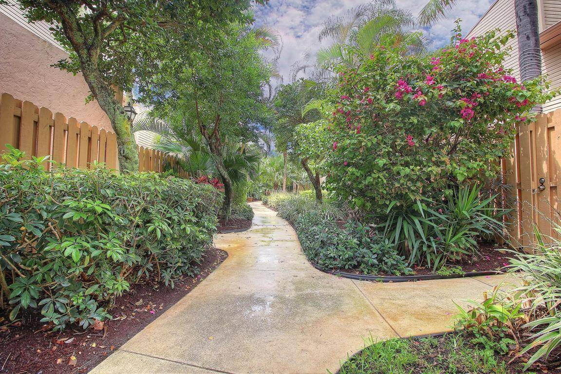 West Palm Beach, FL 33401,616 Executive Center DR 102