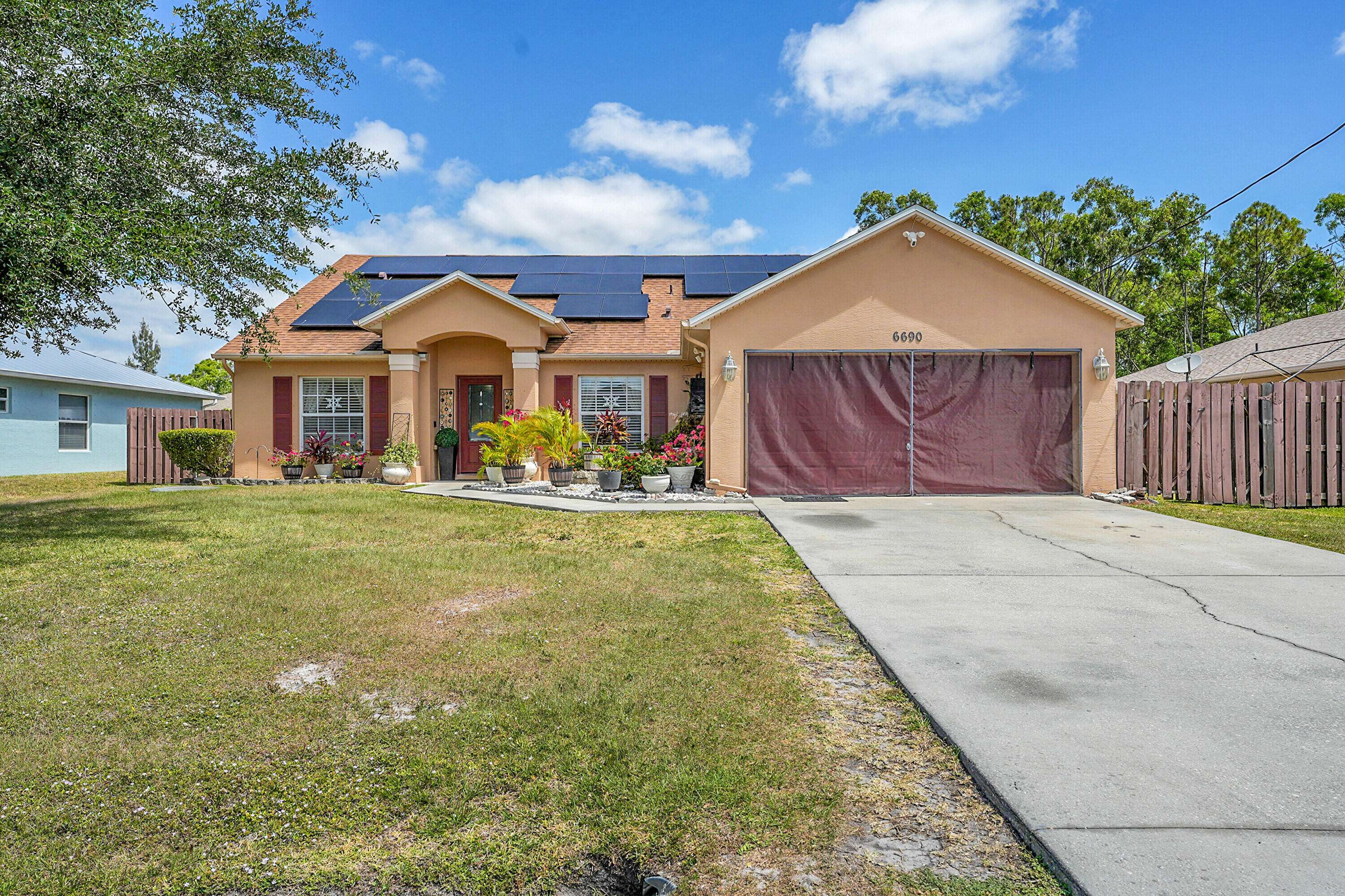 Port Saint Lucie, FL 34986,6690 NW Pinson CT