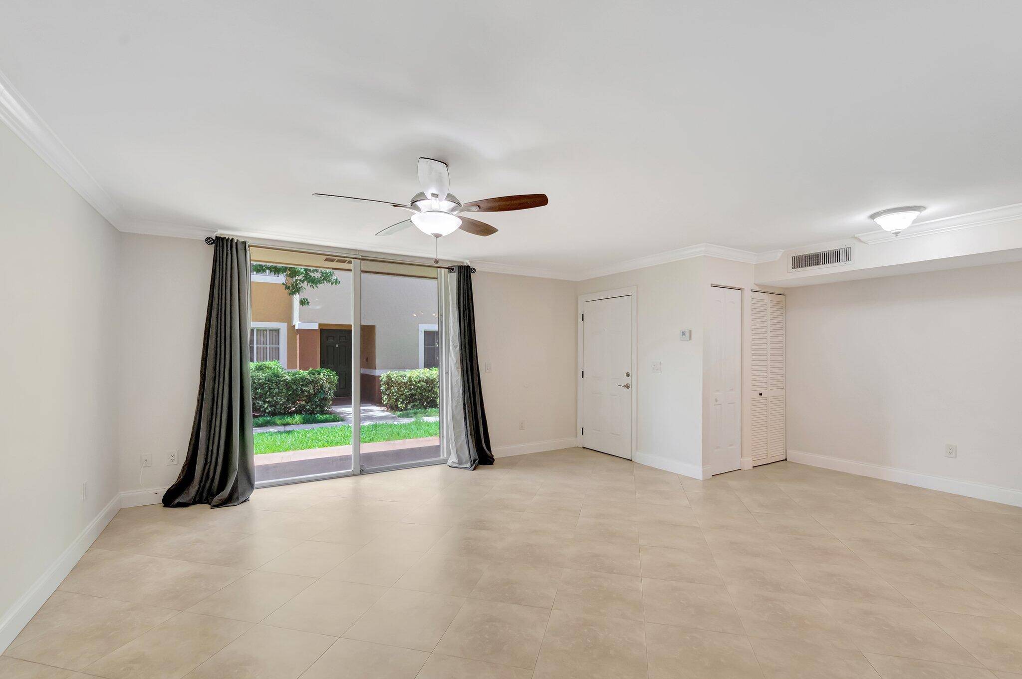 Hypoluxo, FL 33462,123 Yacht Club 104 WAY 104