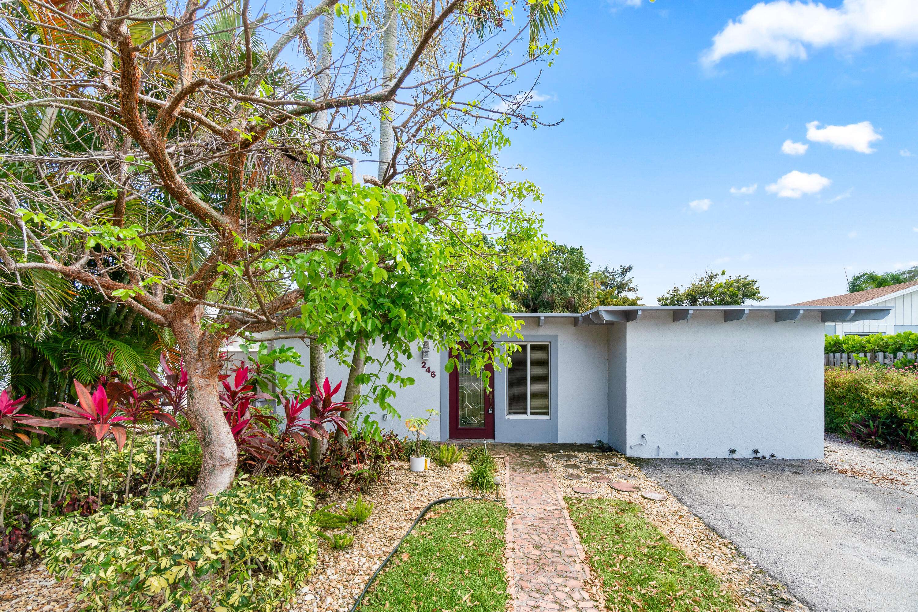 Delray Beach, FL 33444,246 NE 10th ST