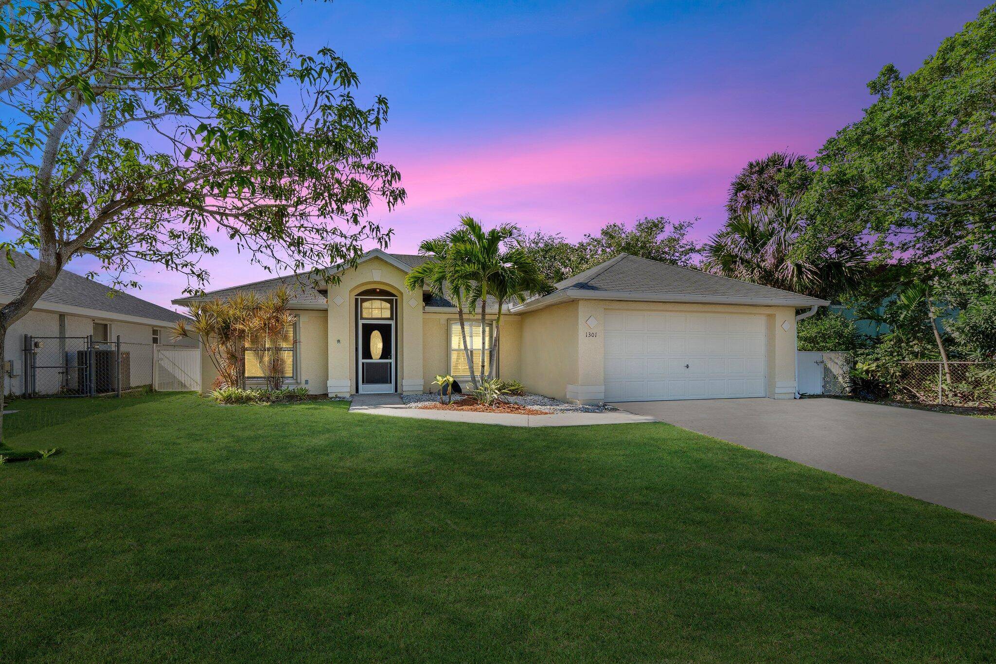 Fort Pierce, FL 34949,1301 Carlton CT