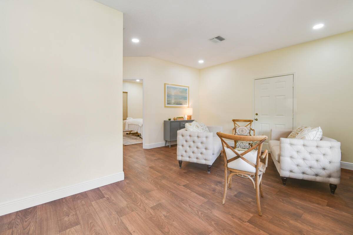 Jupiter, FL 33477,725 N Highway A1a A105