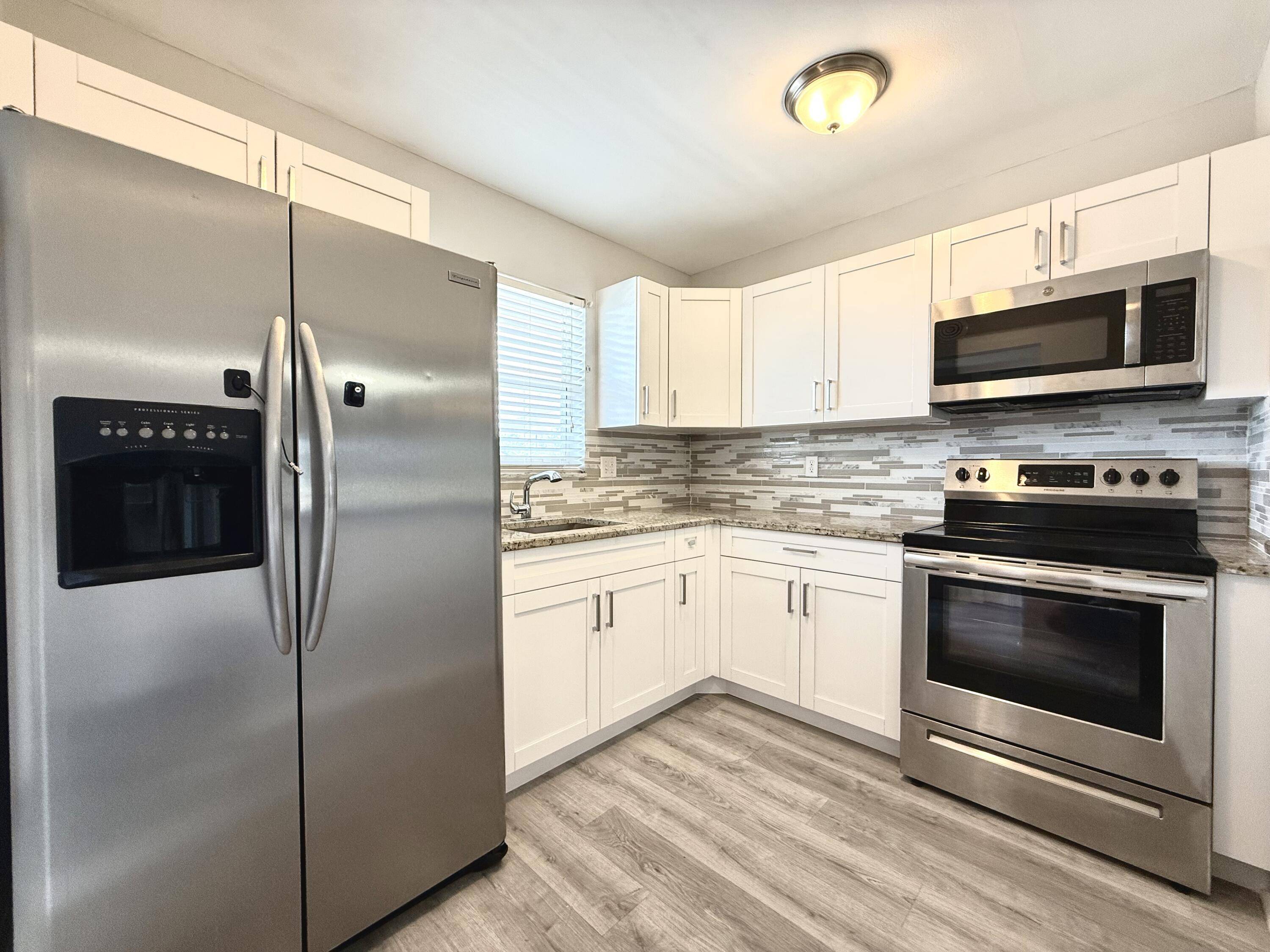 Palm Springs, FL 33461,770 Lori DR 256