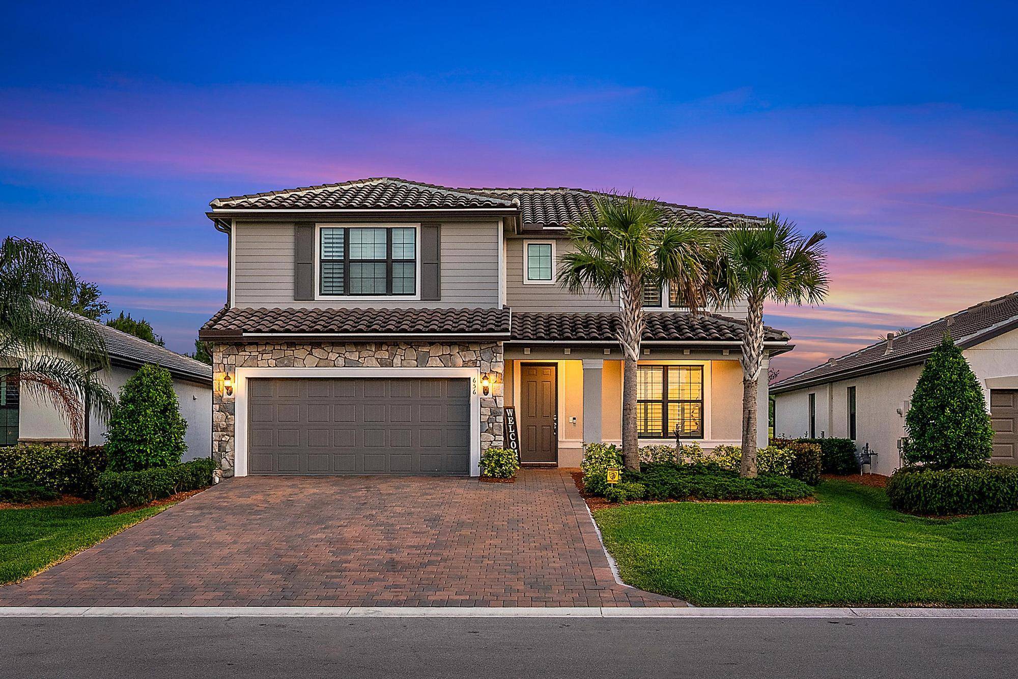 Port Saint Lucie, FL 34984,656 SE Villandry WAY