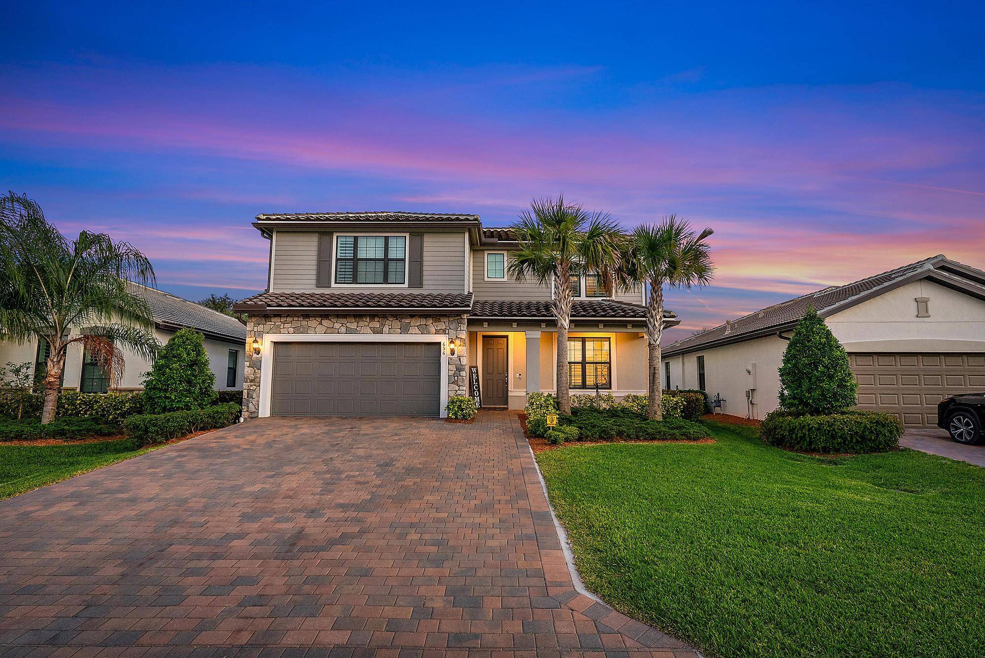 Port Saint Lucie, FL 34984,656 SE Villandry WAY