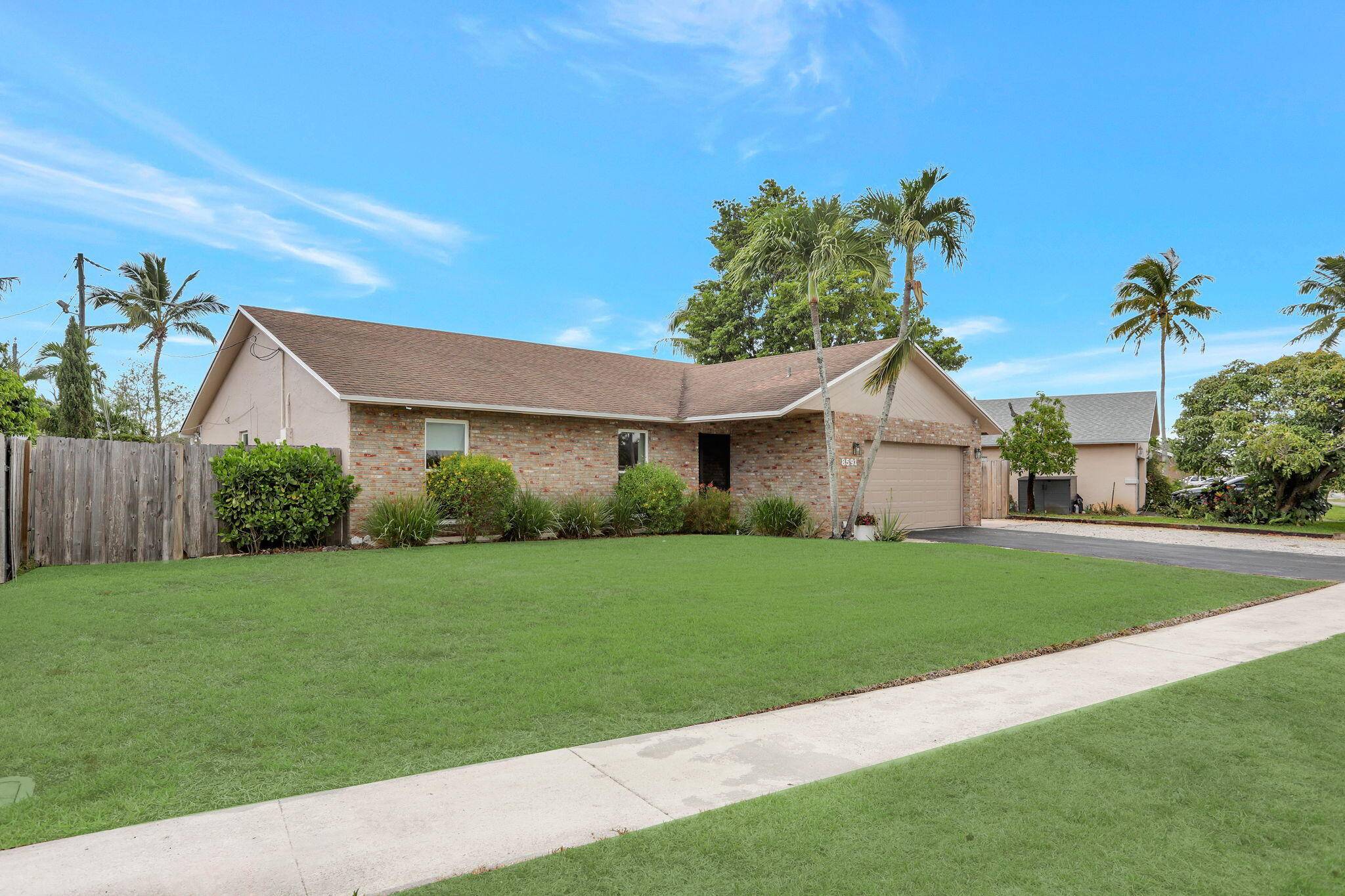 Lauderhill, FL 33351,8591 NW 49th ST