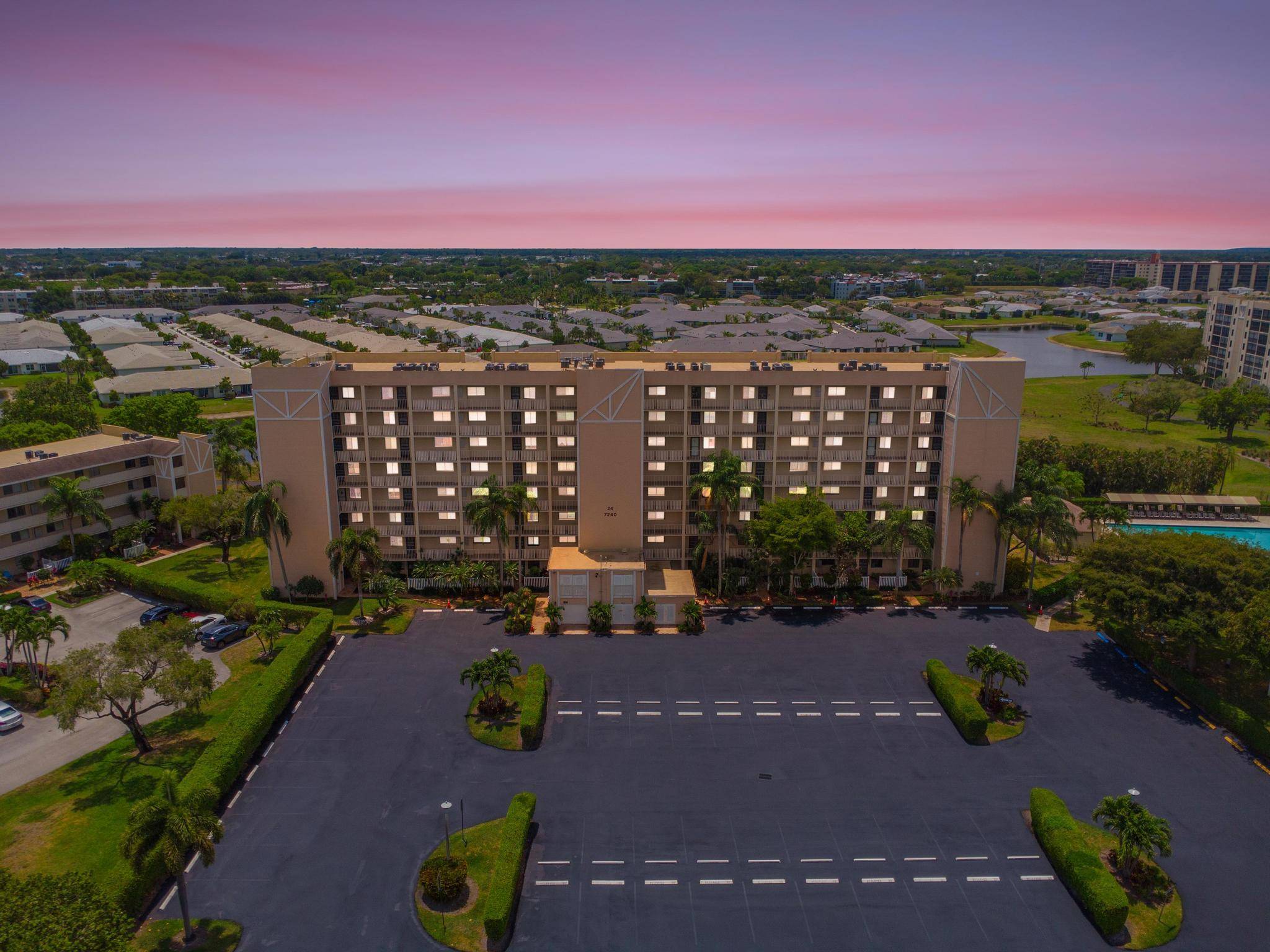 Delray Beach, FL 33446,7240 Huntington LN 105